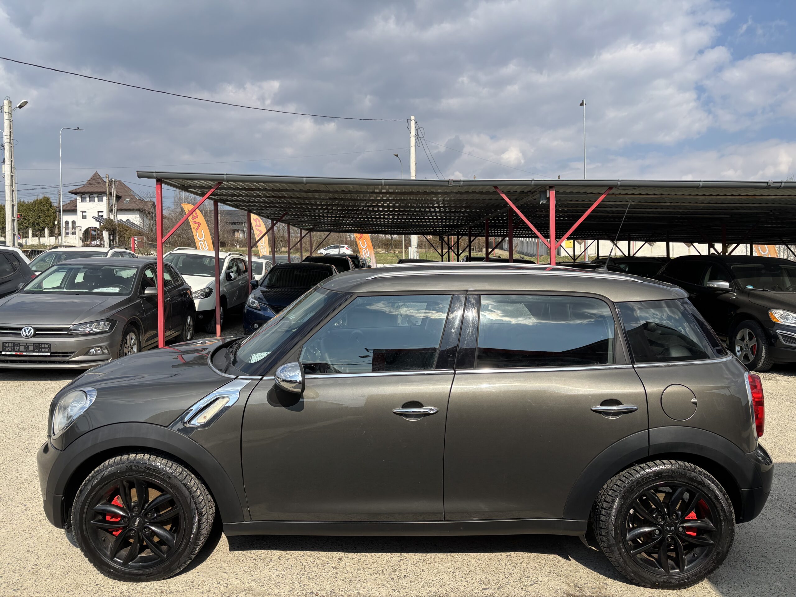 
								Mini Countryman full									