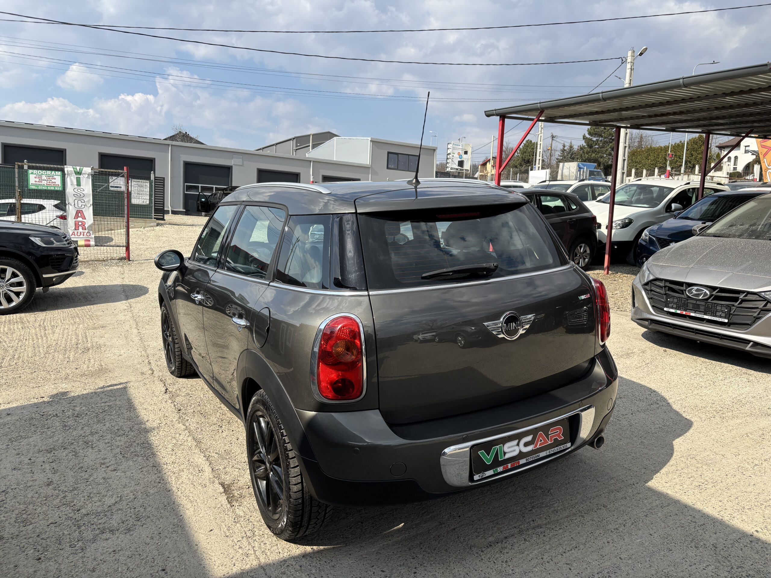 
								Mini Countryman full									