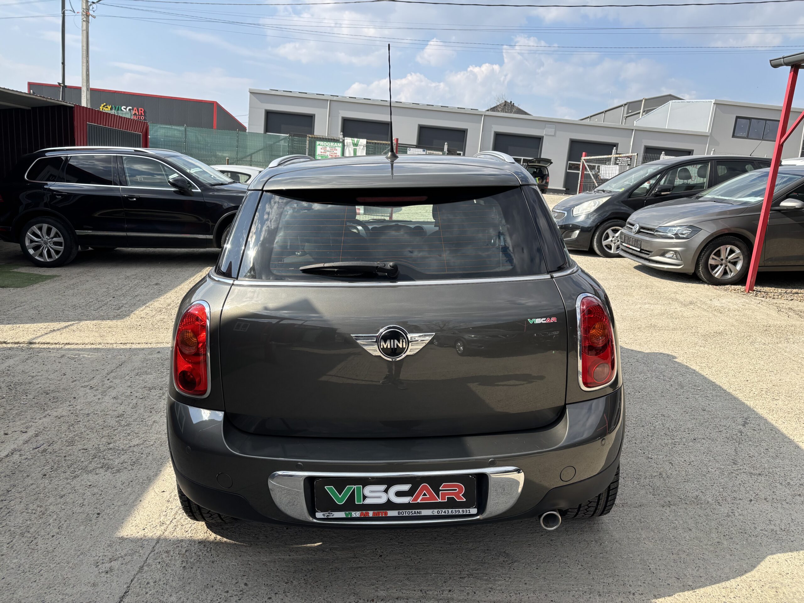 
								Mini Countryman full									