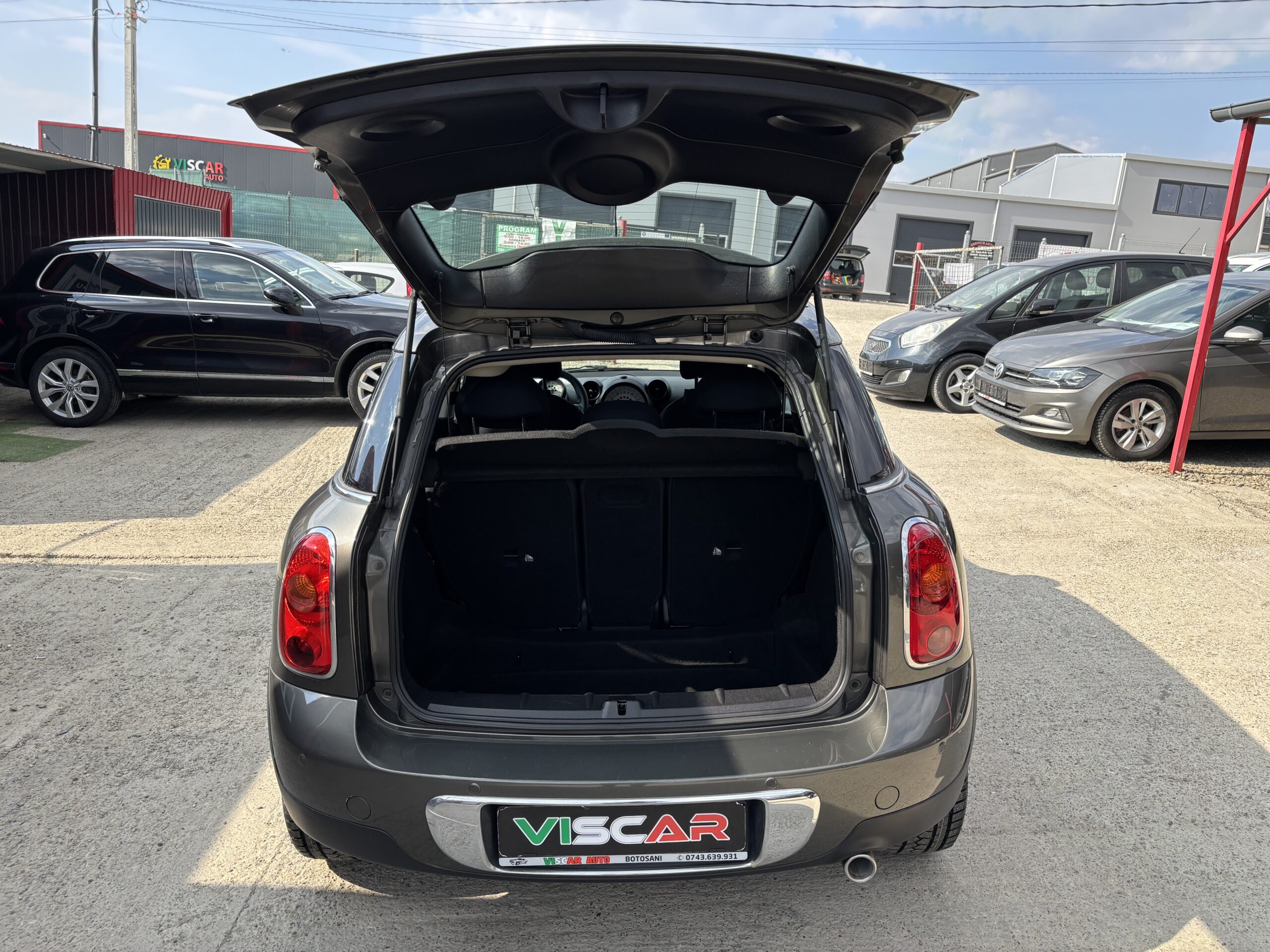 
								Mini Countryman full									