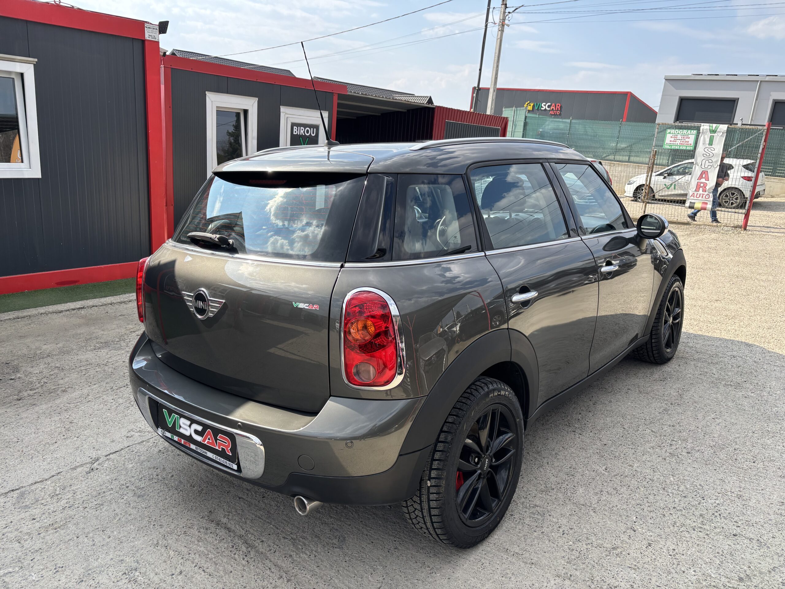 
								Mini Countryman full									