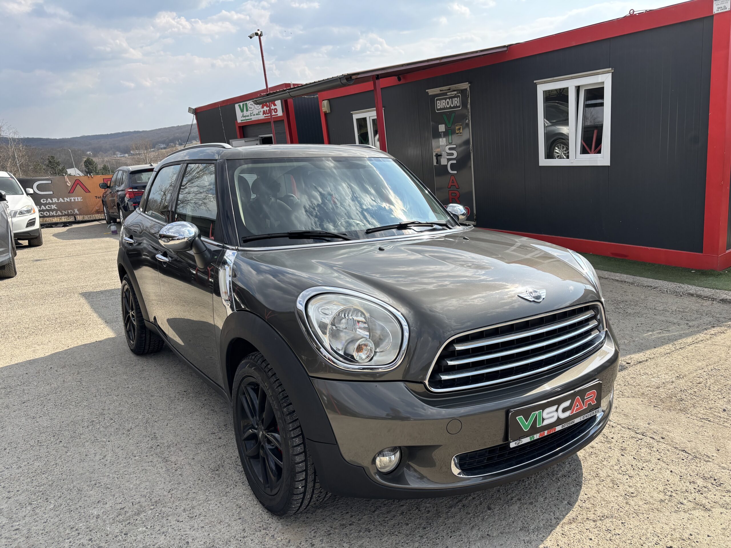 
								Mini Countryman full									