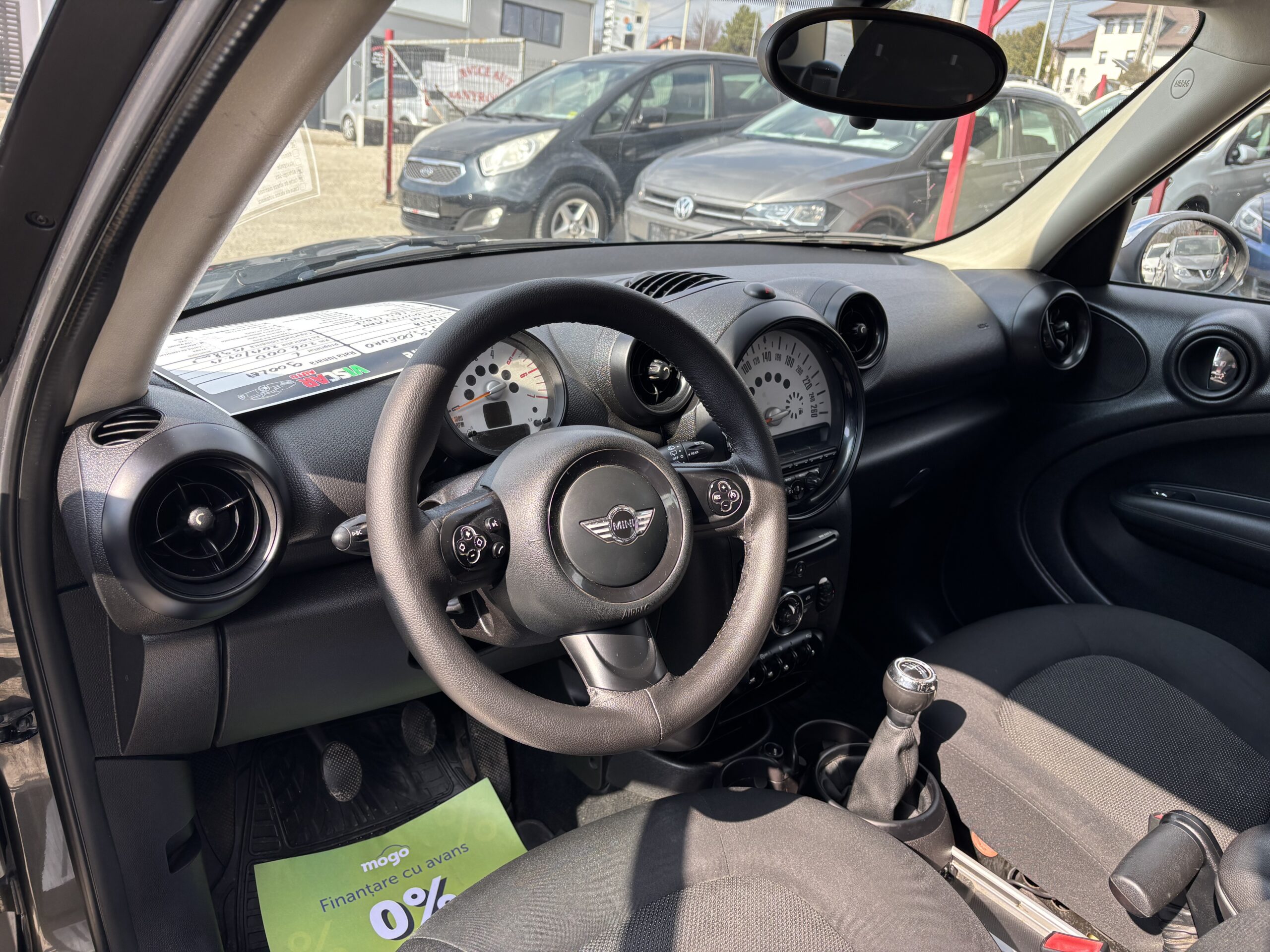 
								Mini Countryman full									