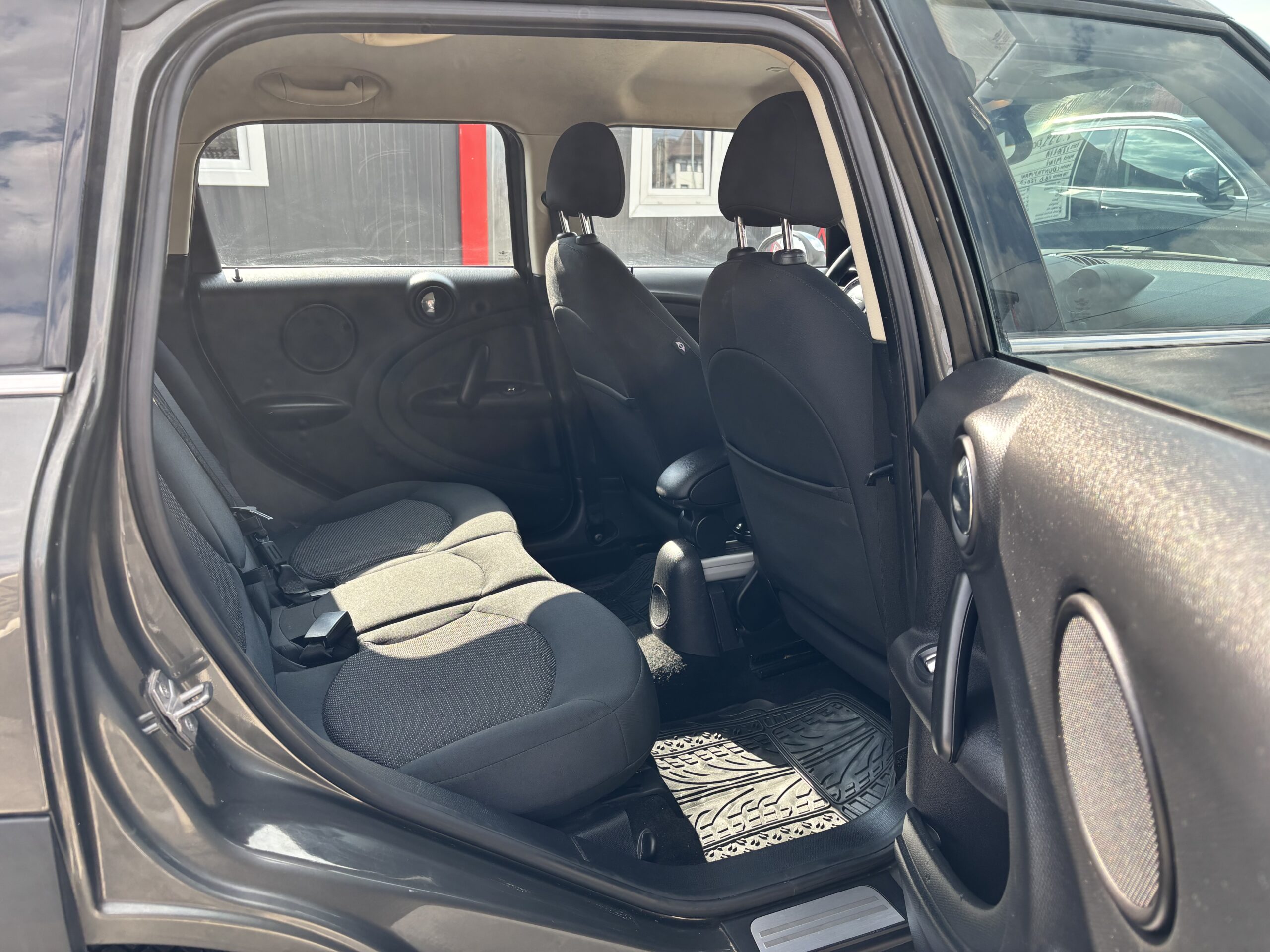 
								Mini Countryman full									