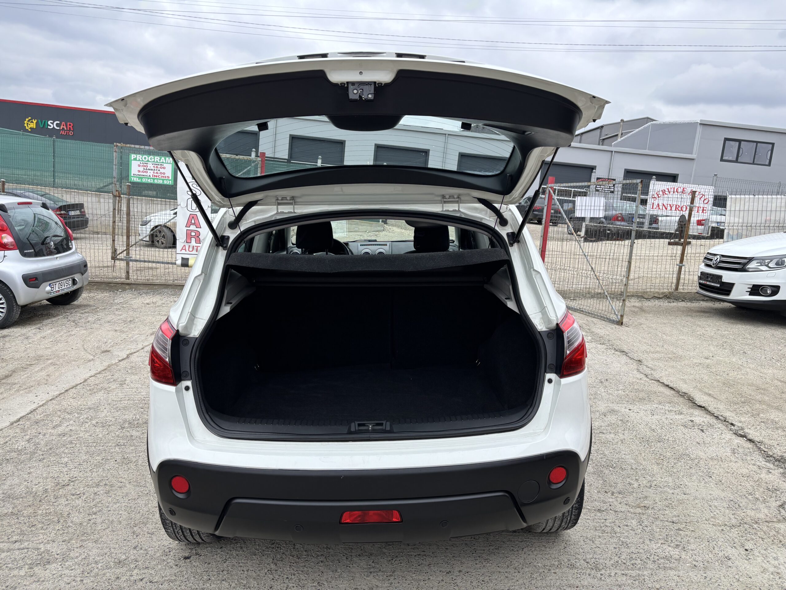 
								Nissan Qashqai full									