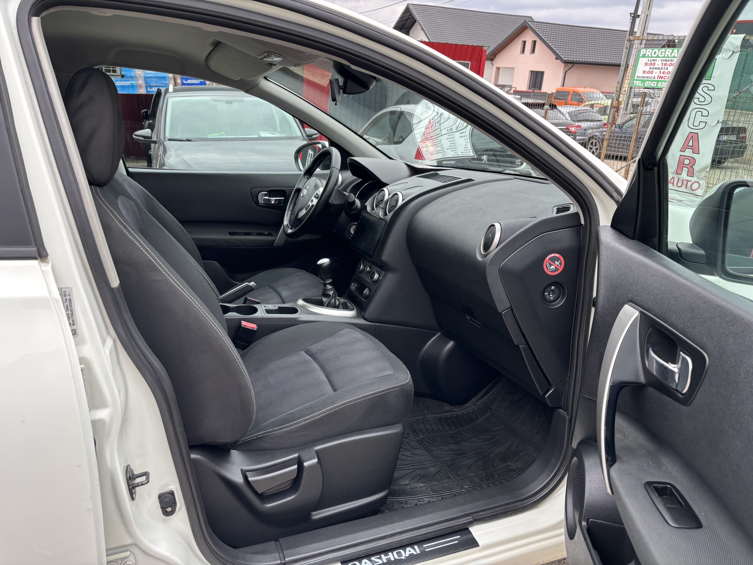 
								Nissan Qashqai full									