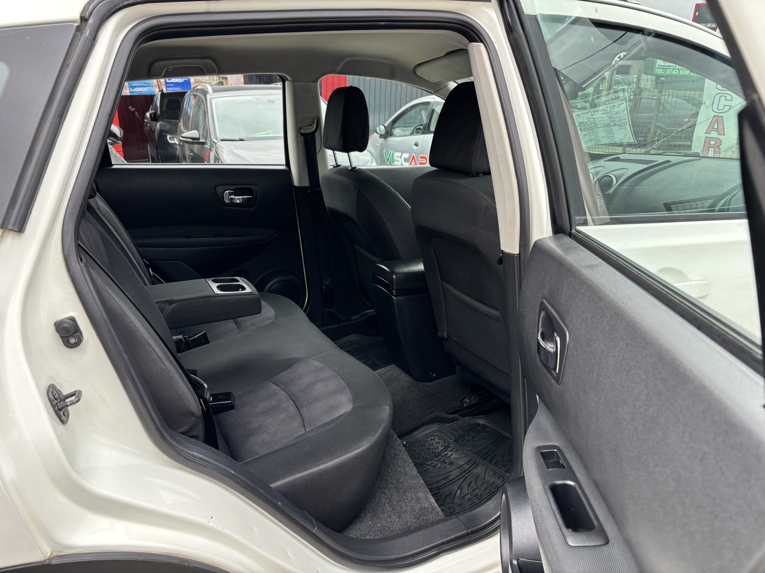 
								Nissan Qashqai full									