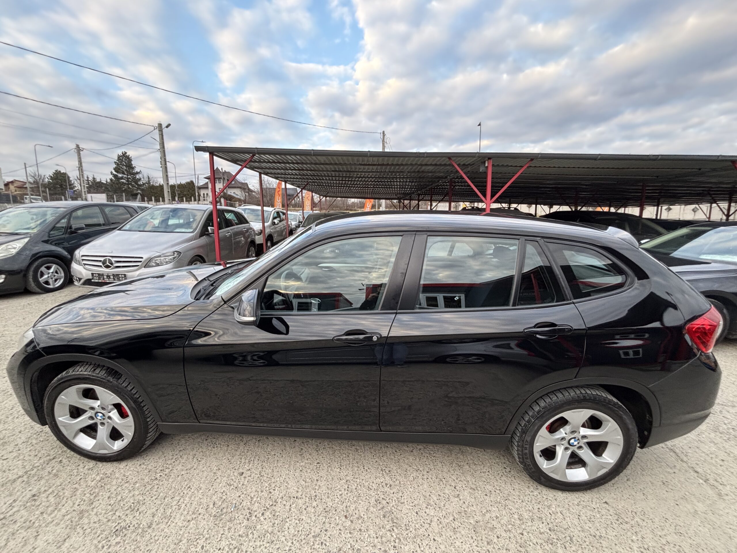 
								BMW X1 full									