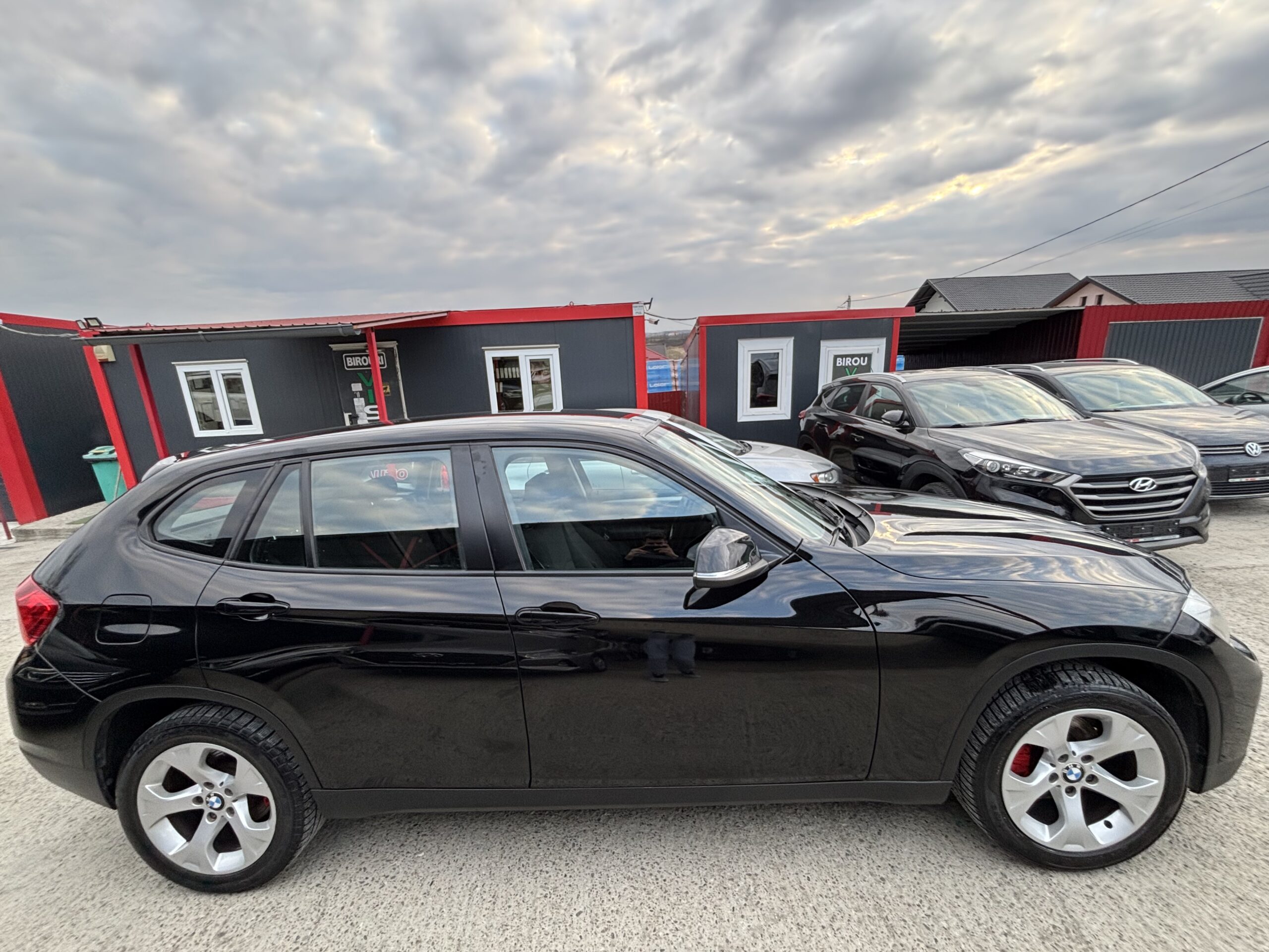 
								BMW X1 full									