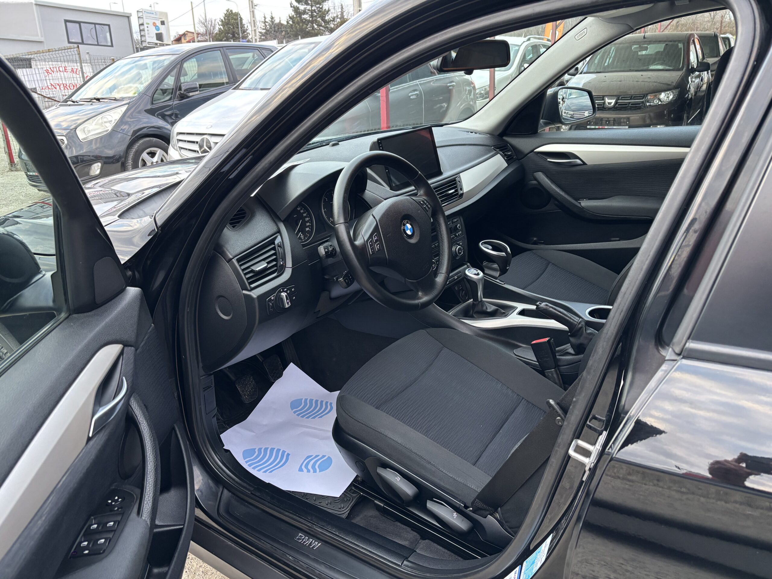 
								BMW X1 full									