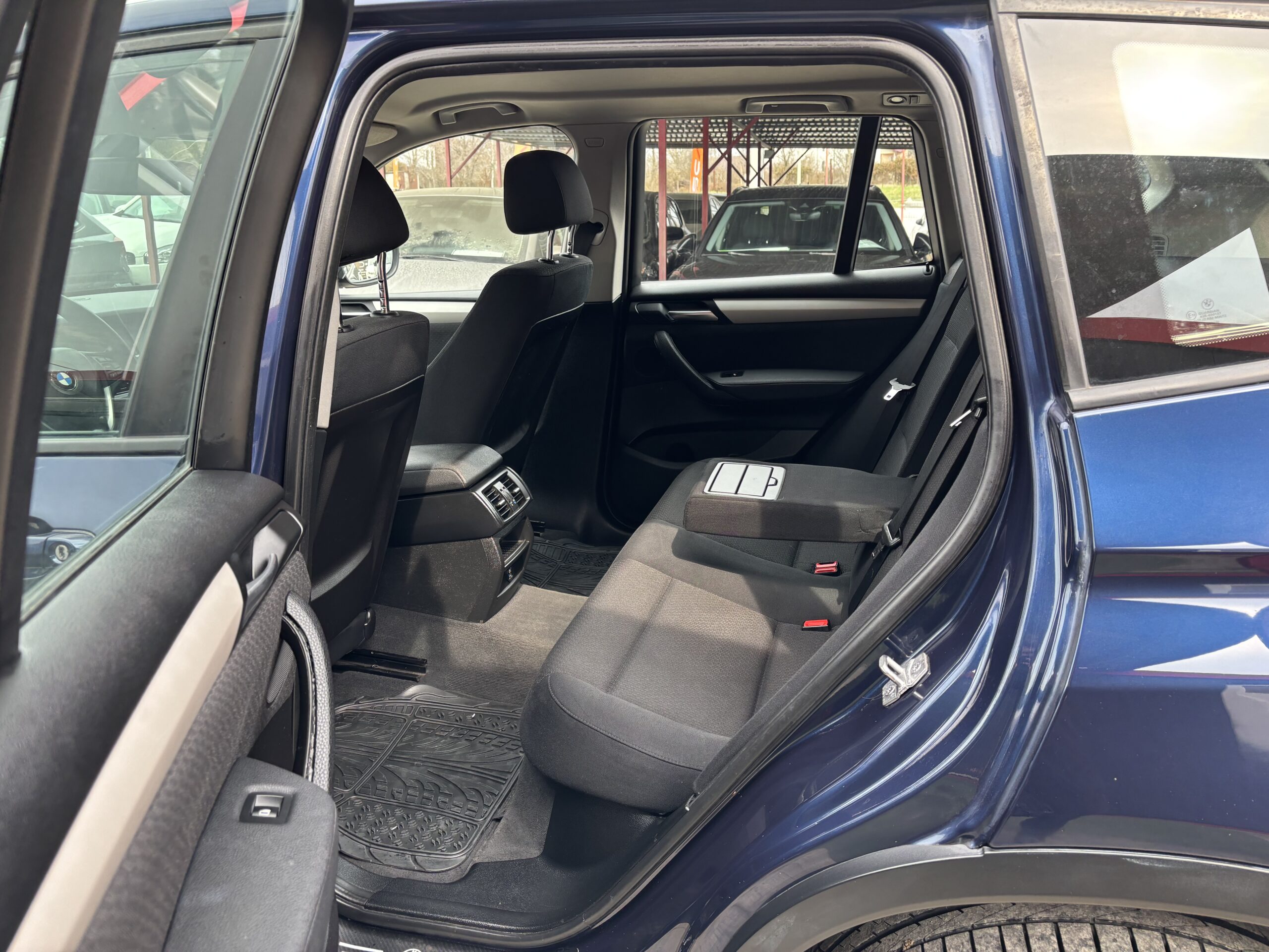 
								BMW X3 full									