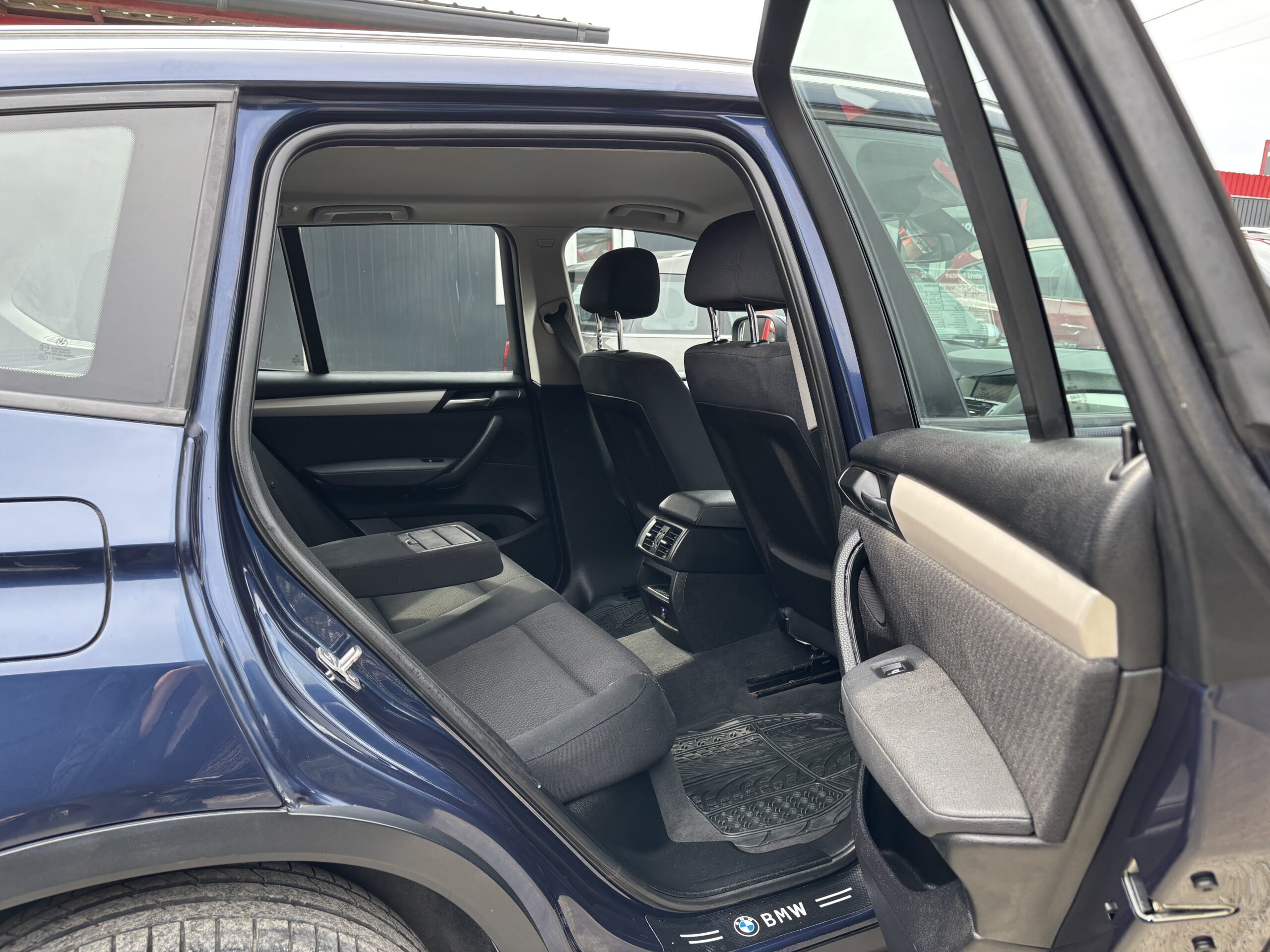 
								BMW X3 full									