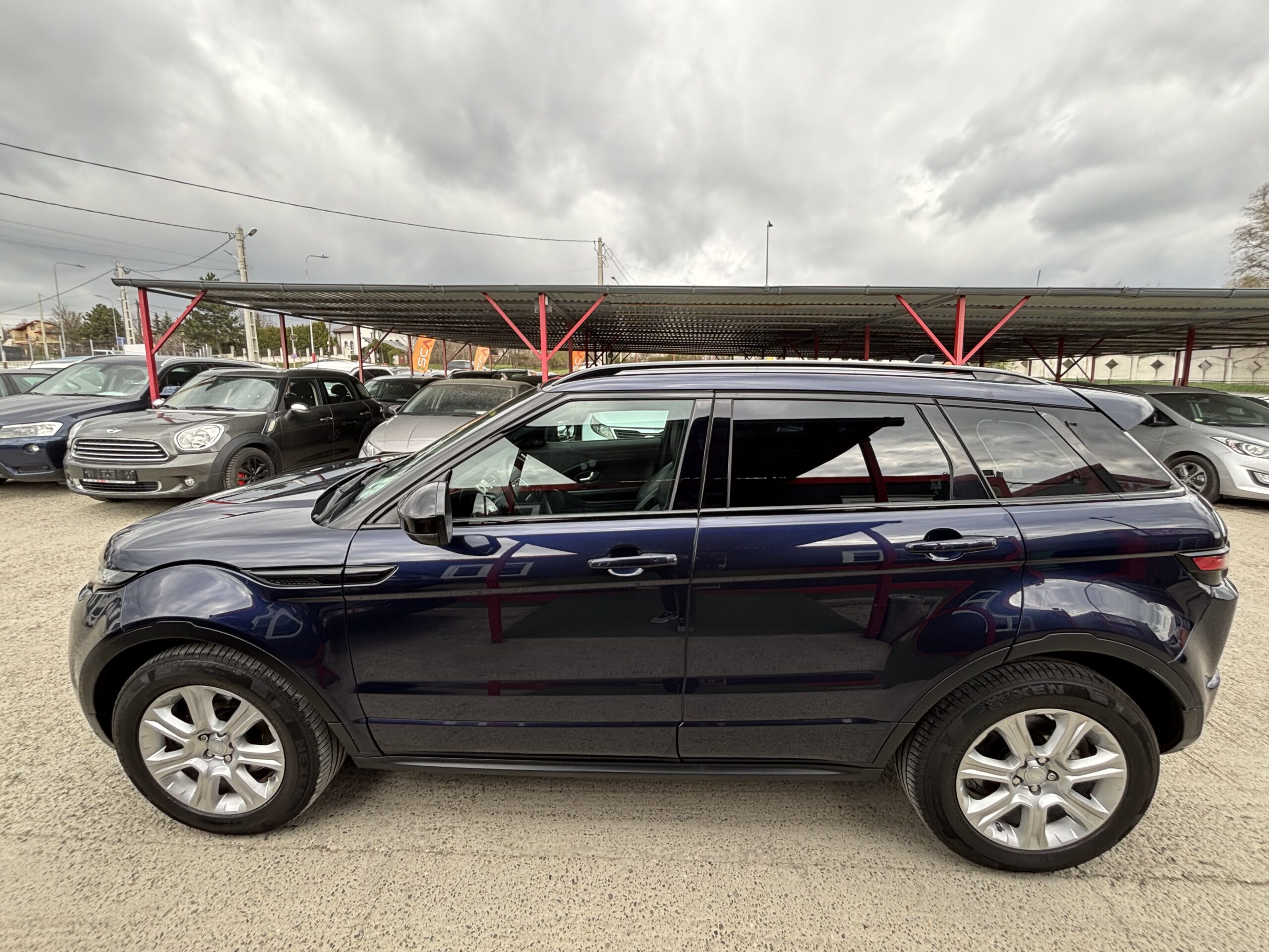 
								Range Rover Evoque full									