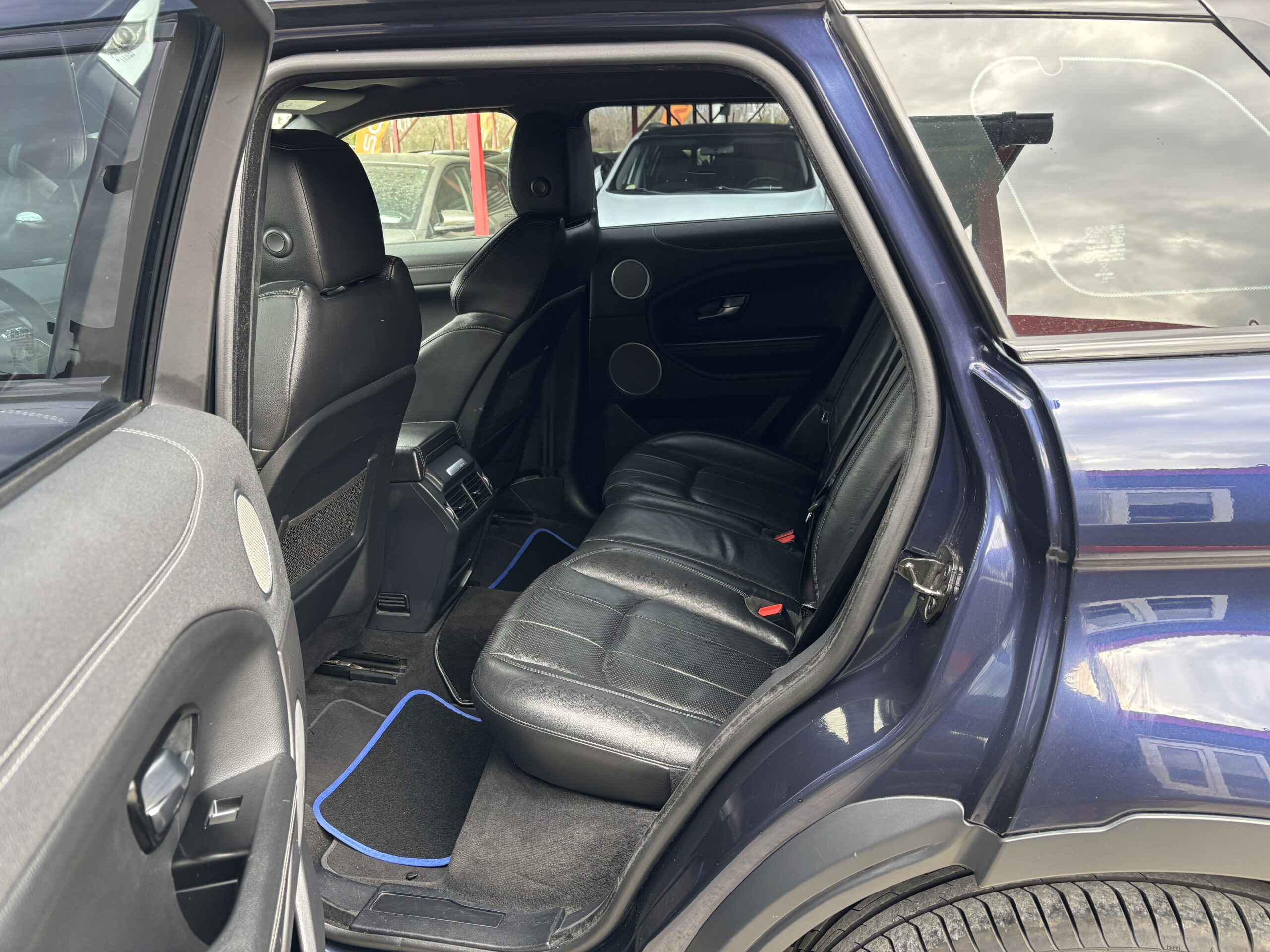 
								Range Rover Evoque full									