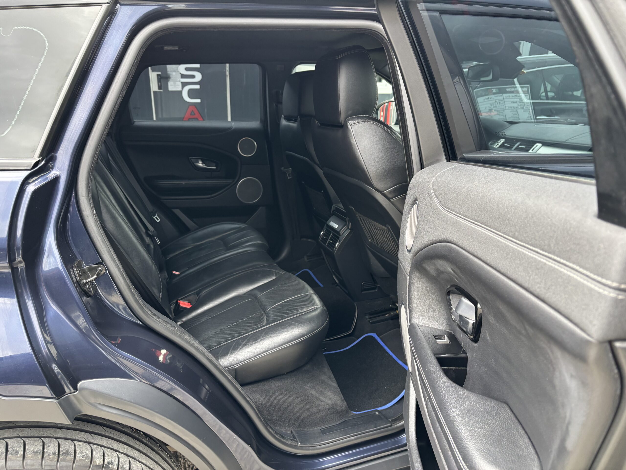 
								Range Rover Evoque full									