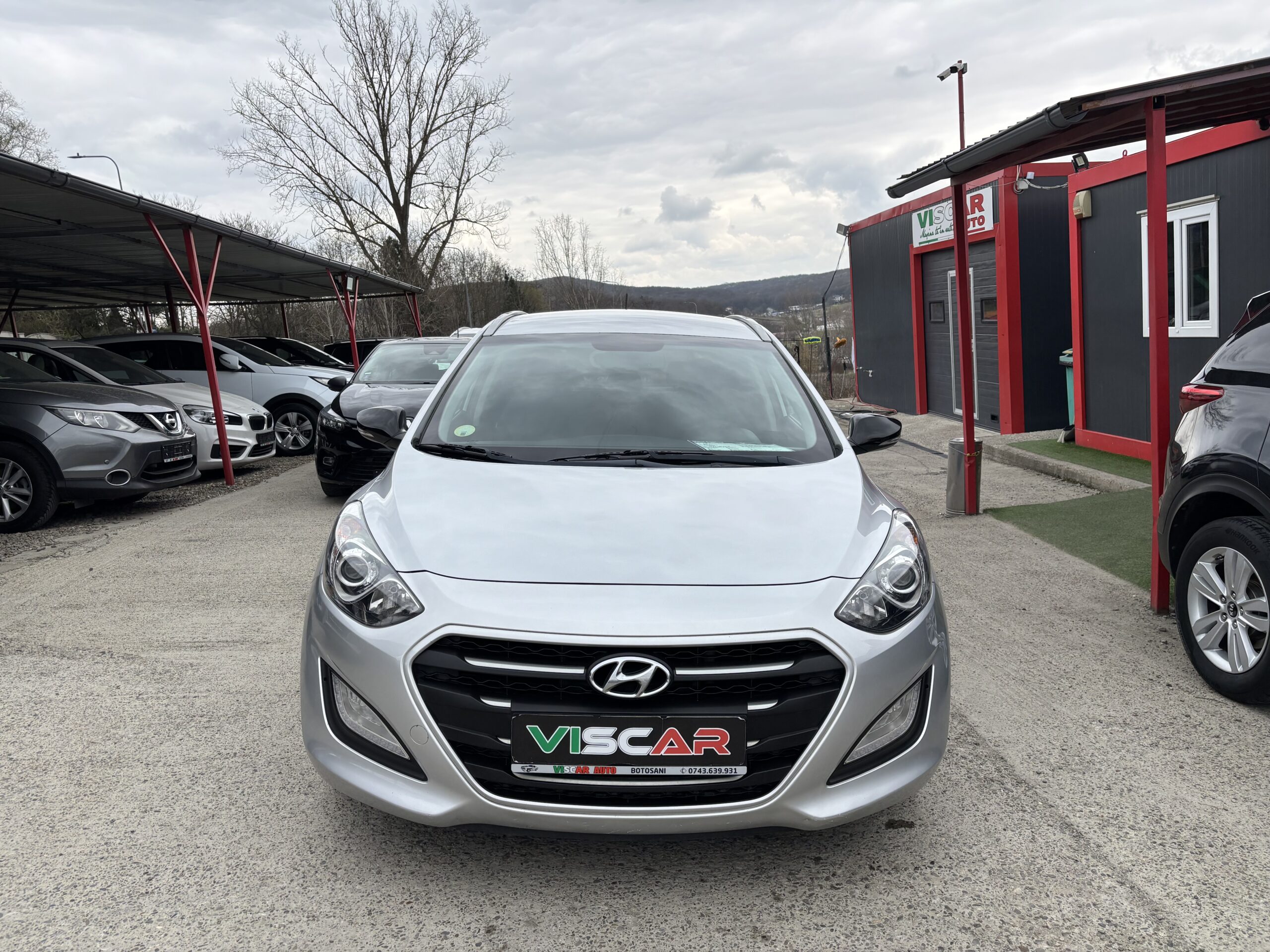 
								Hyundai i30 full									