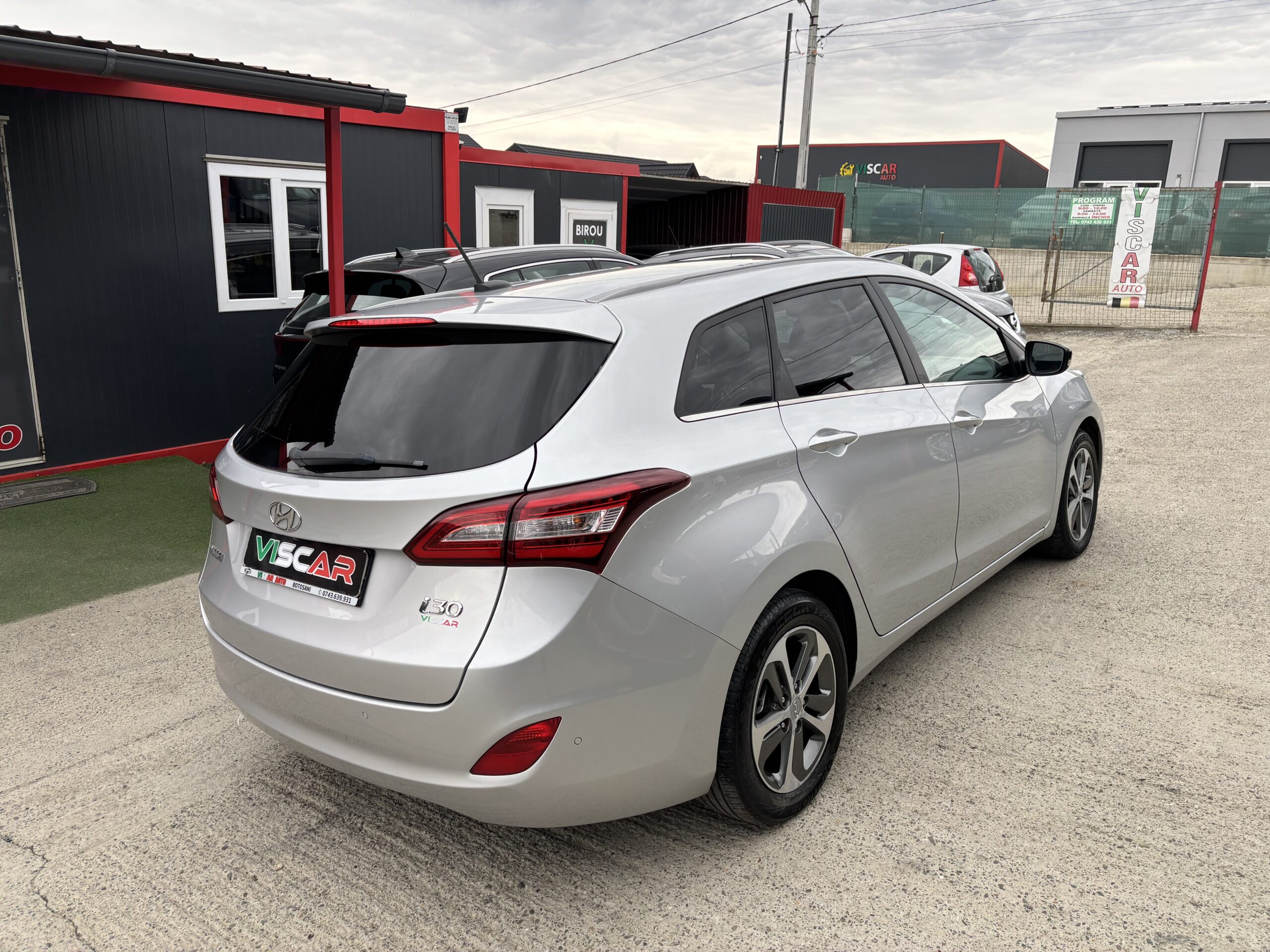 
								Hyundai i30 full									