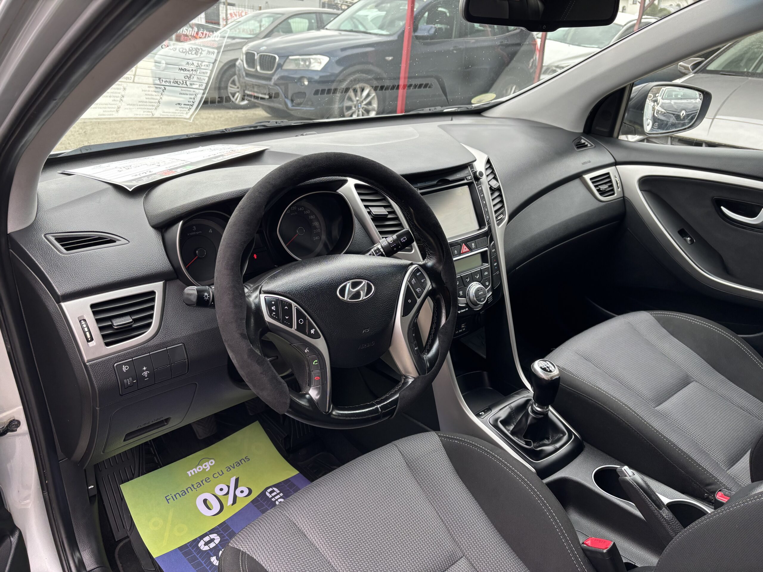 
								Hyundai i30 full									