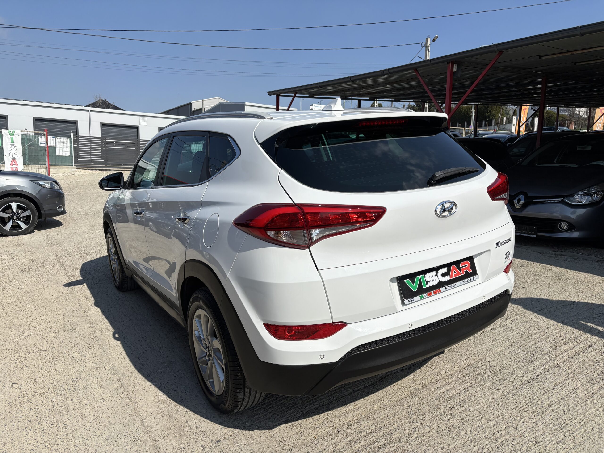 
								Hyundai Tucson full									