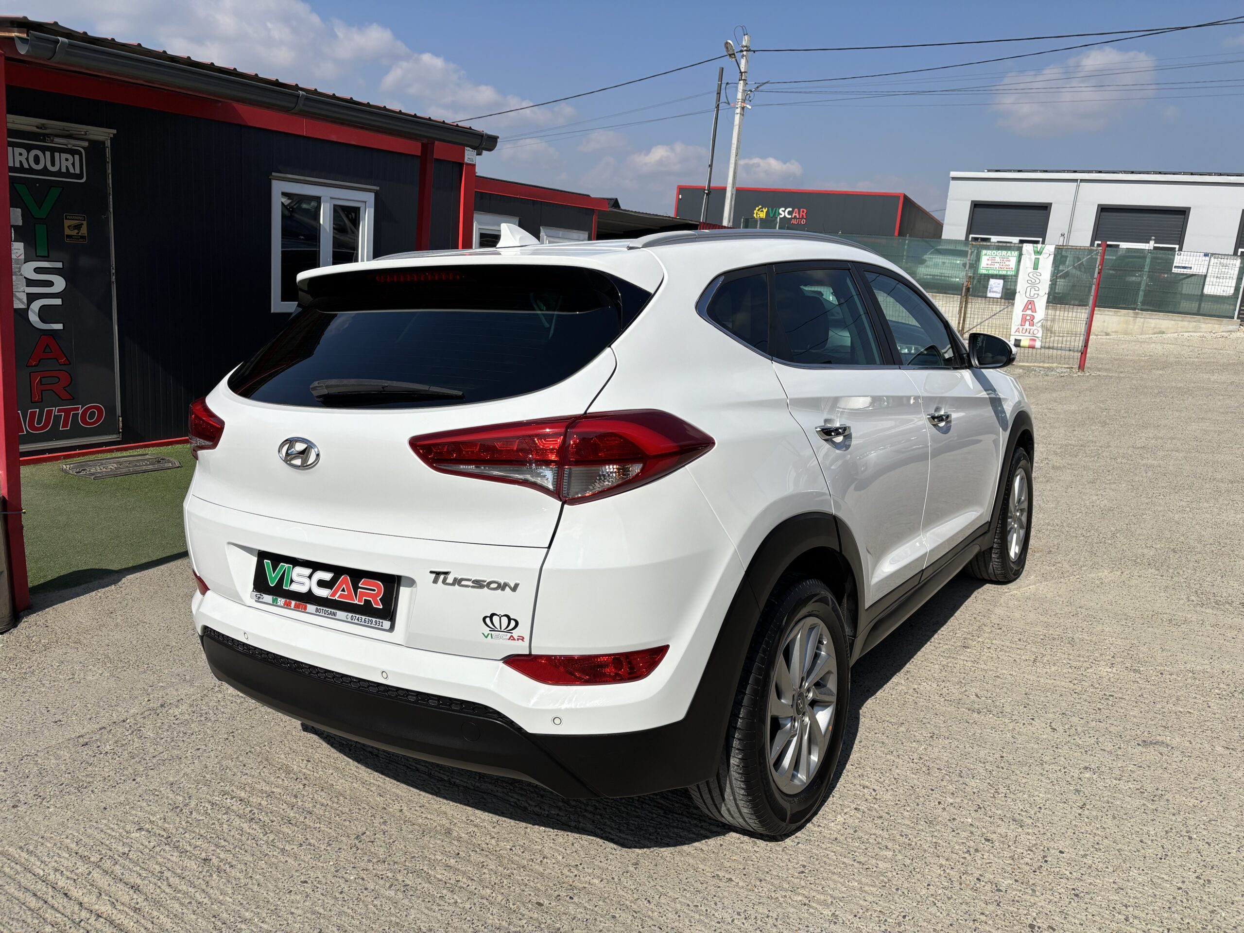 
								Hyundai Tucson full									