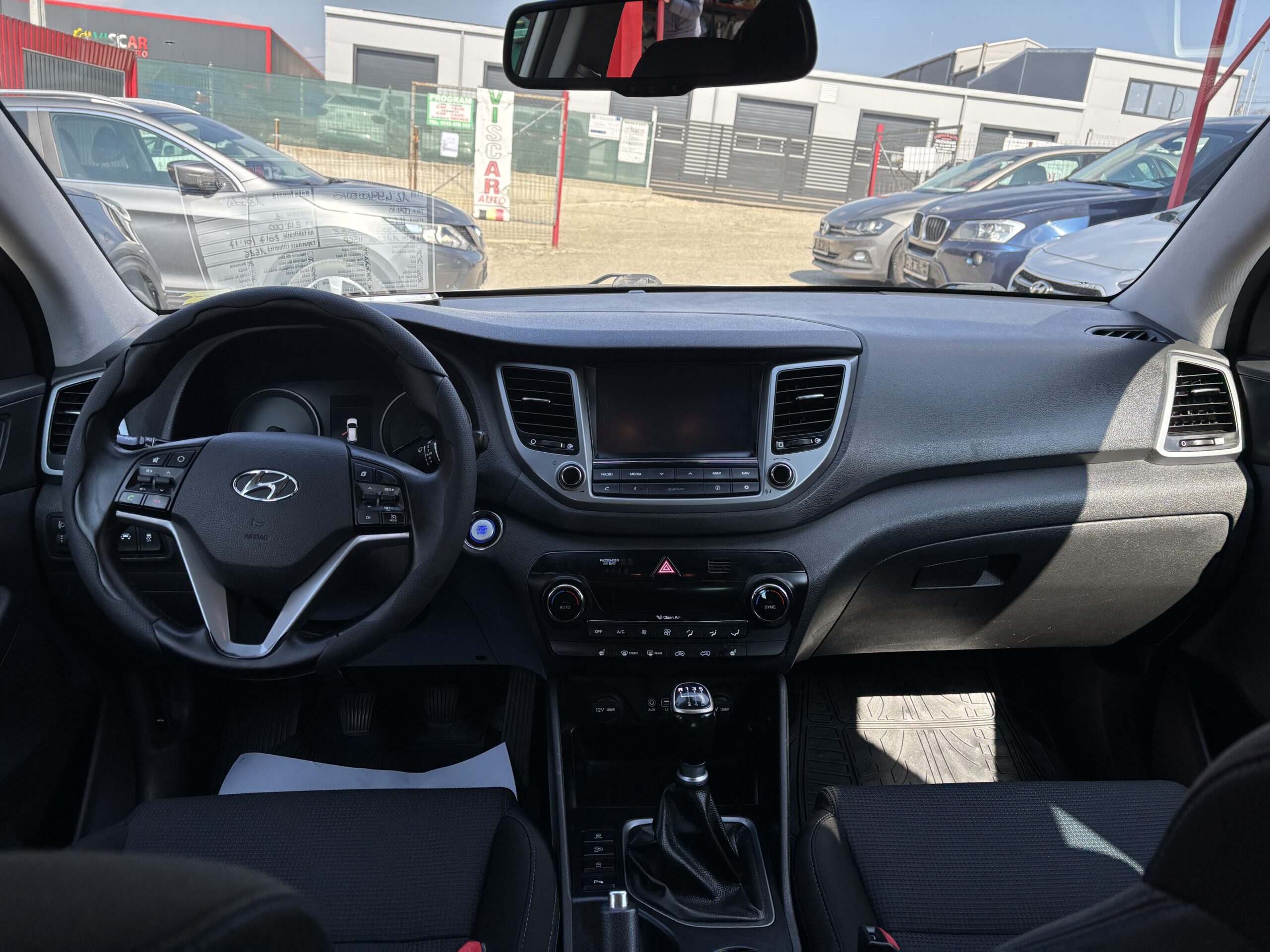 
								Hyundai Tucson full									