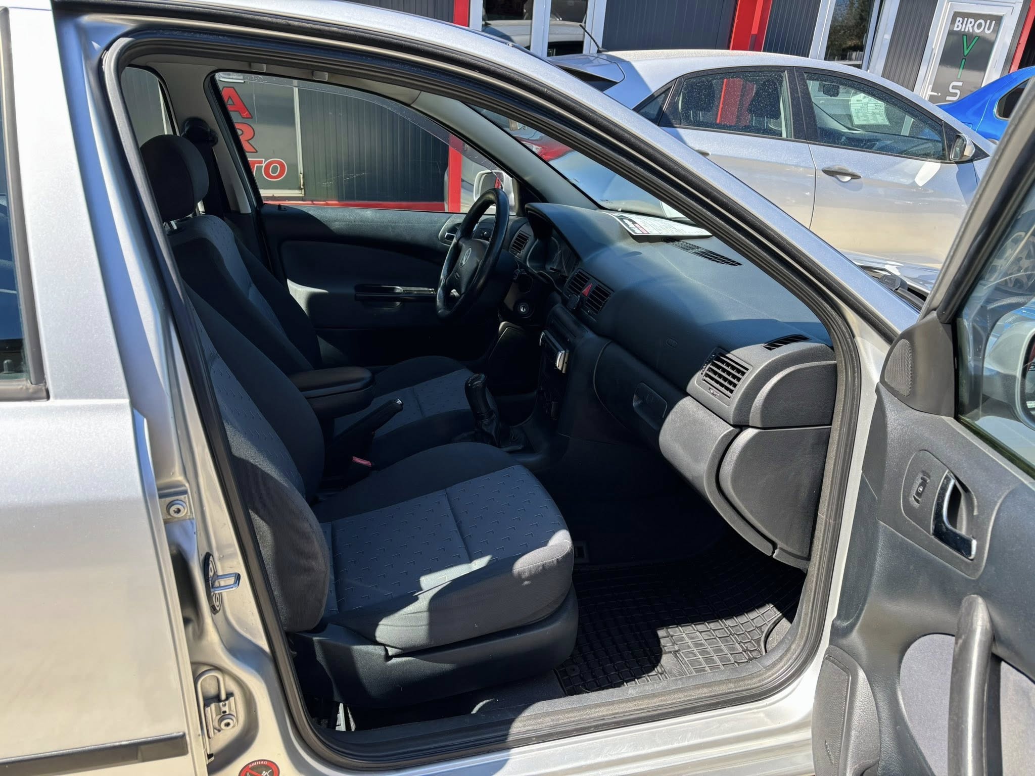 
								Skoda Octavia full									