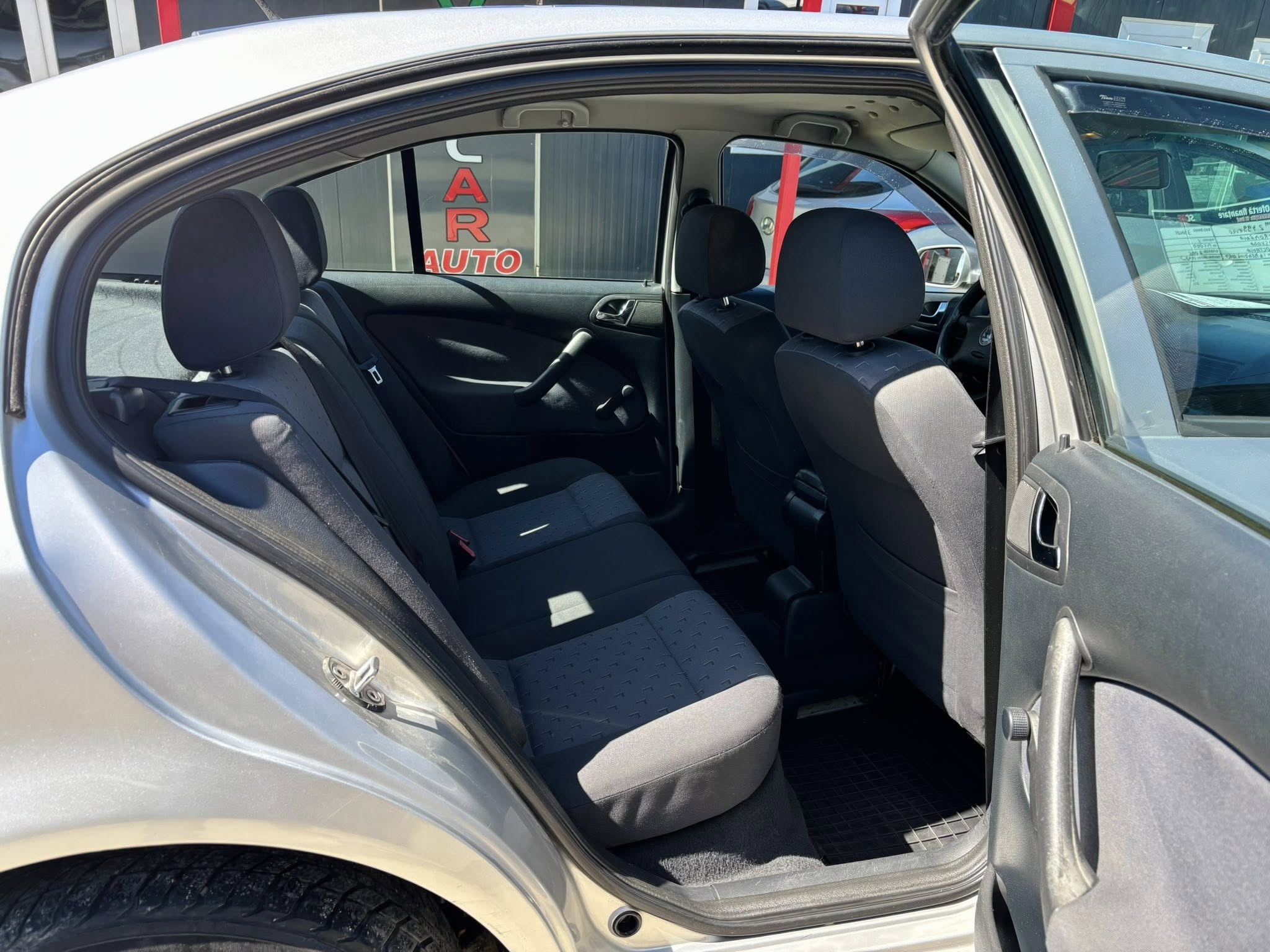 
								Skoda Octavia full									