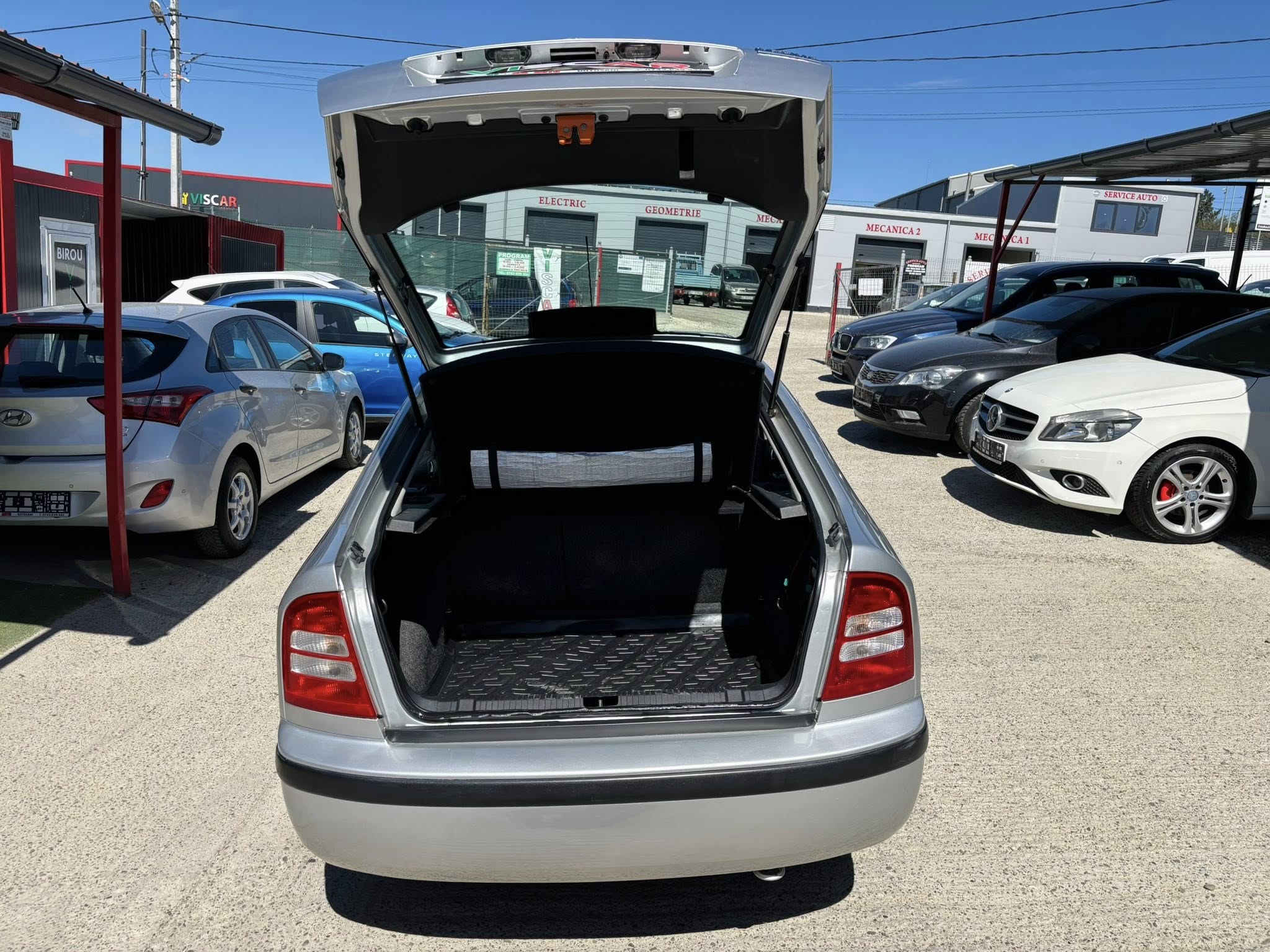 
								Skoda Octavia full									