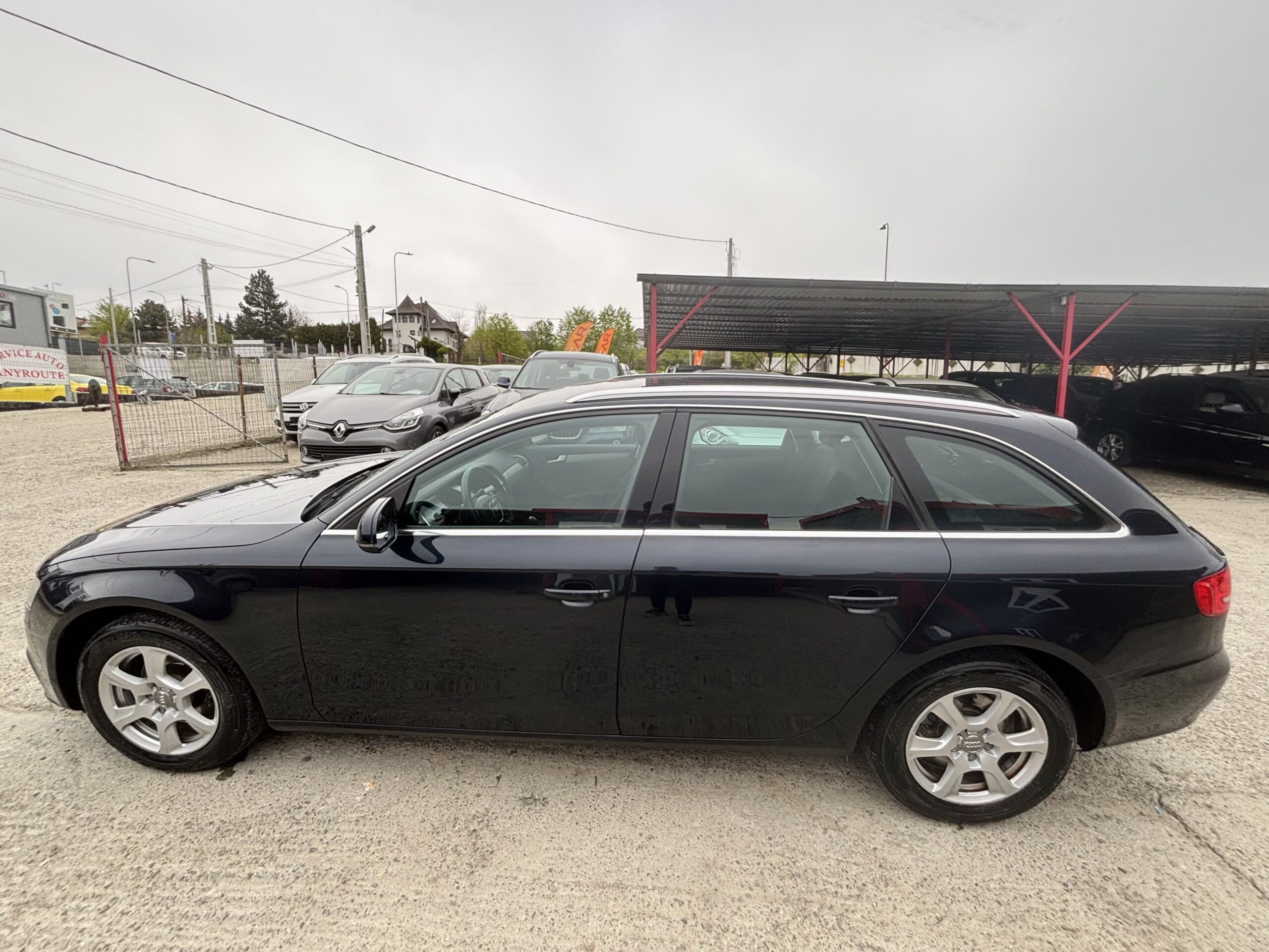
								Audi A4 full									