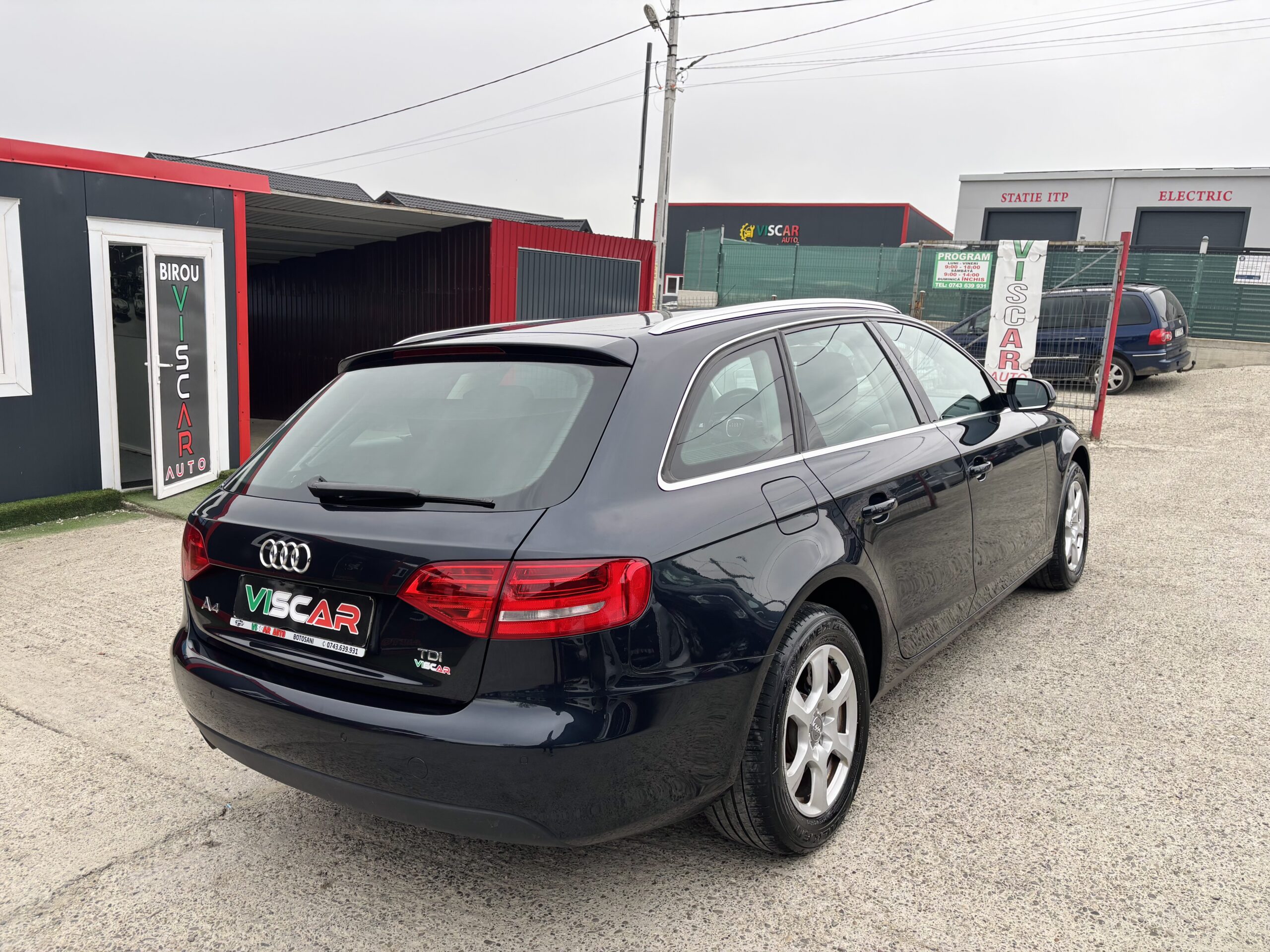
								Audi A4 full									