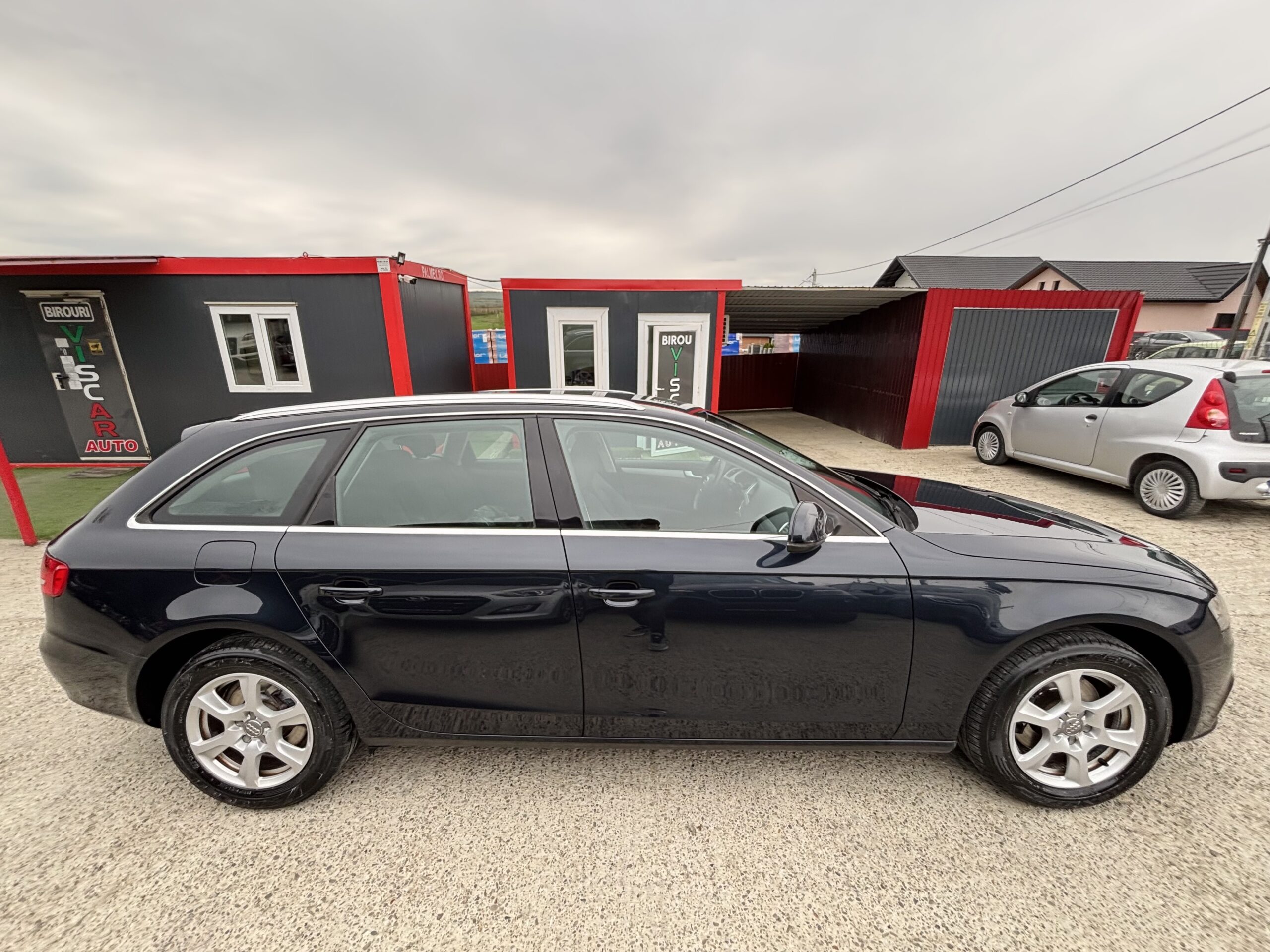 
								Audi A4 full									