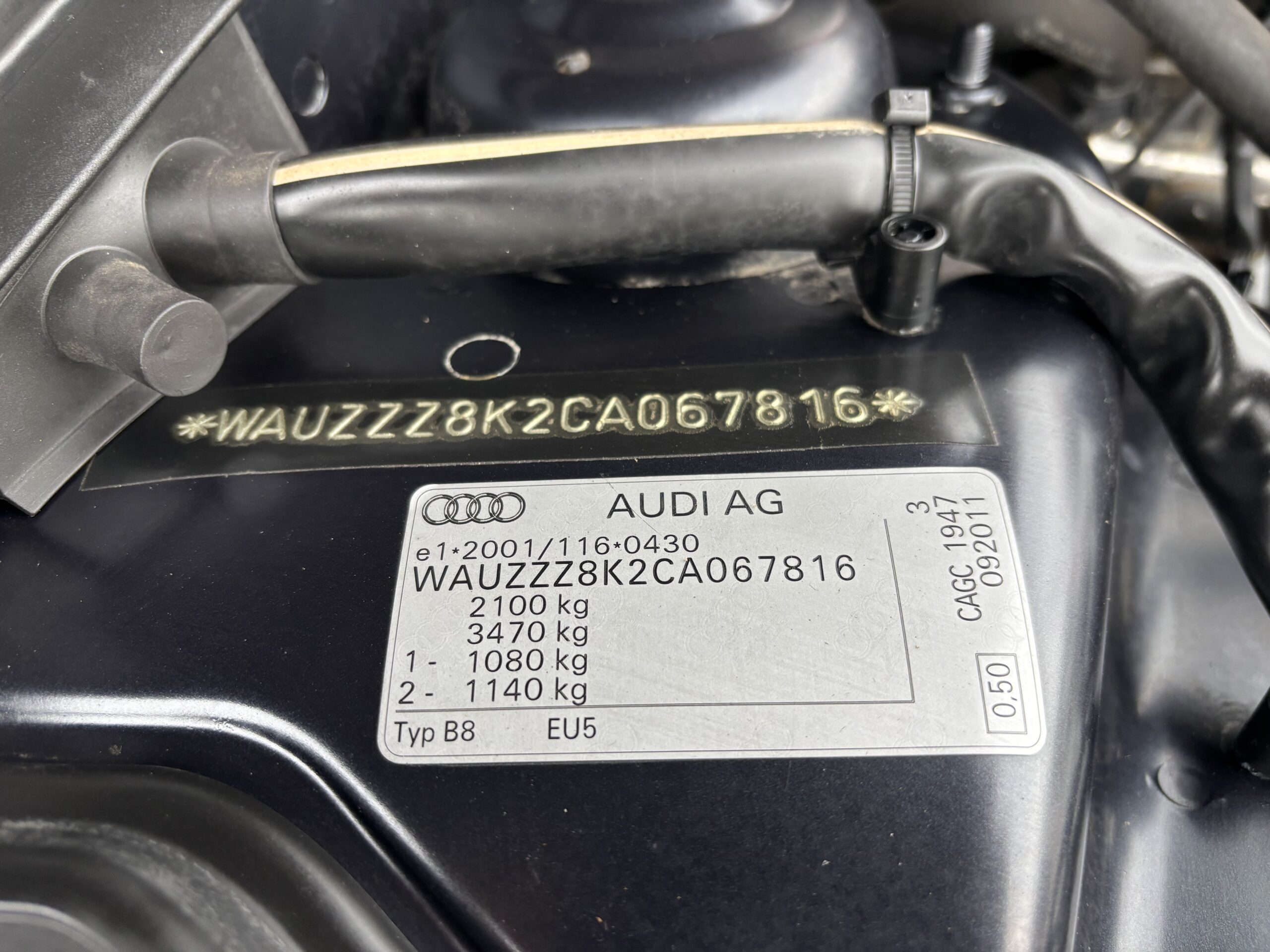 
								Audi A4 full									