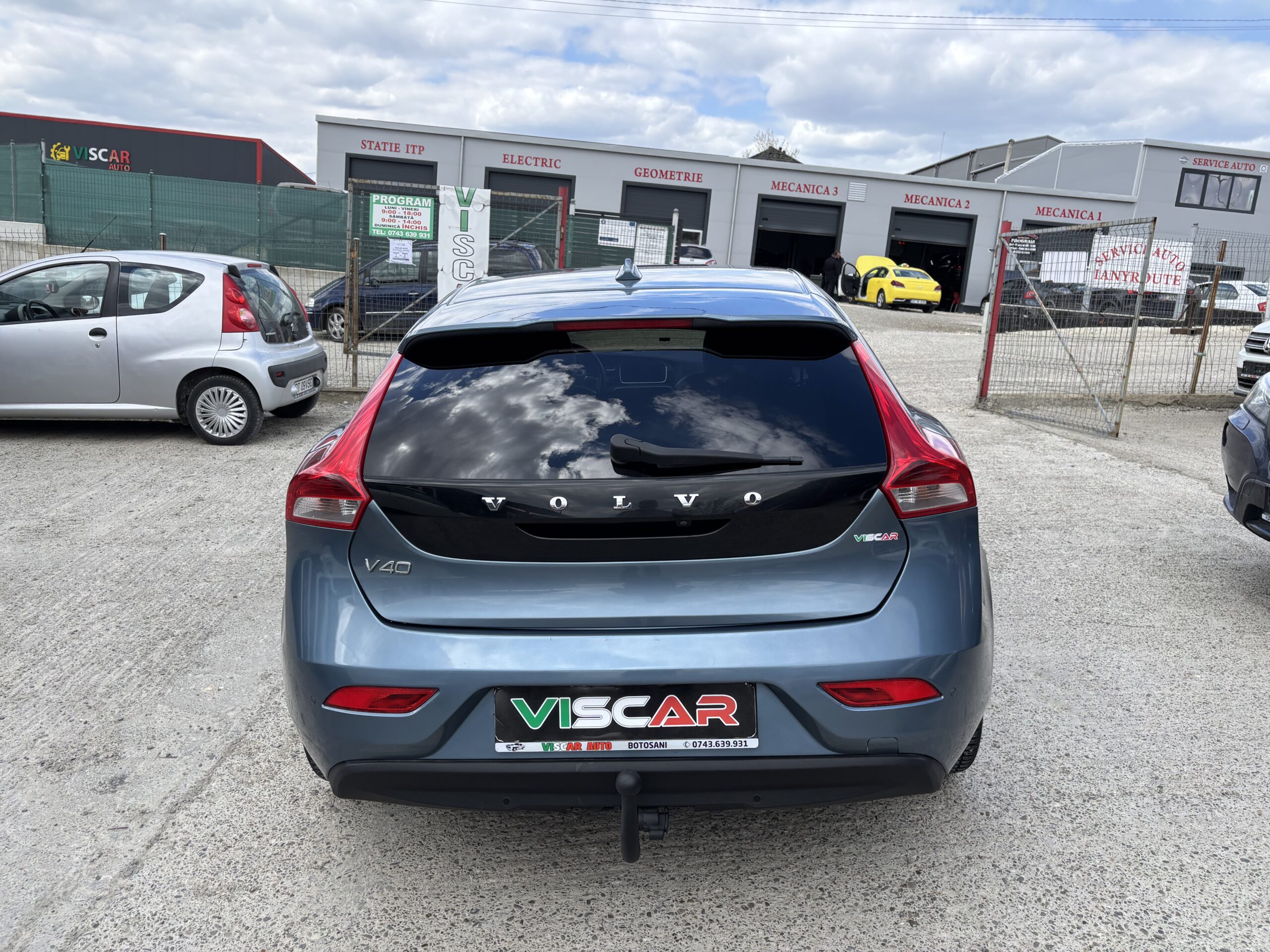 
								Volvo V40 full									
