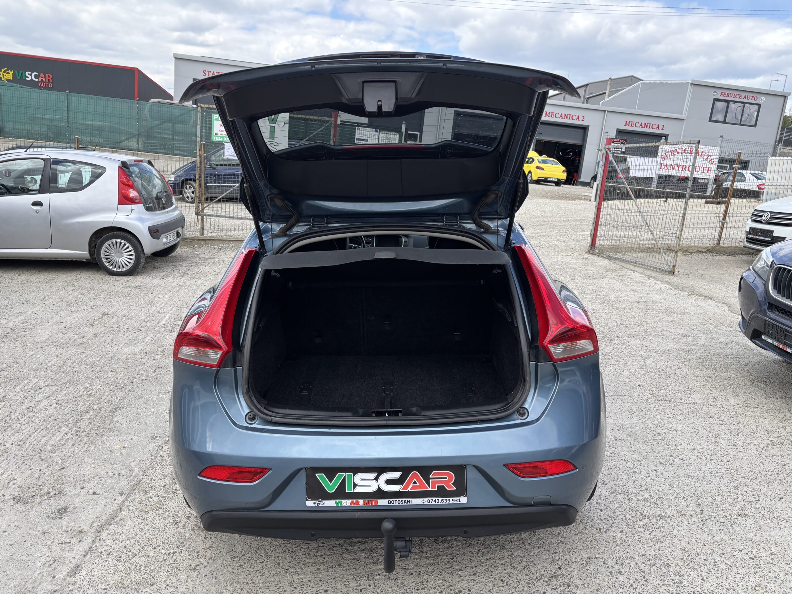 
								Volvo V40 full									