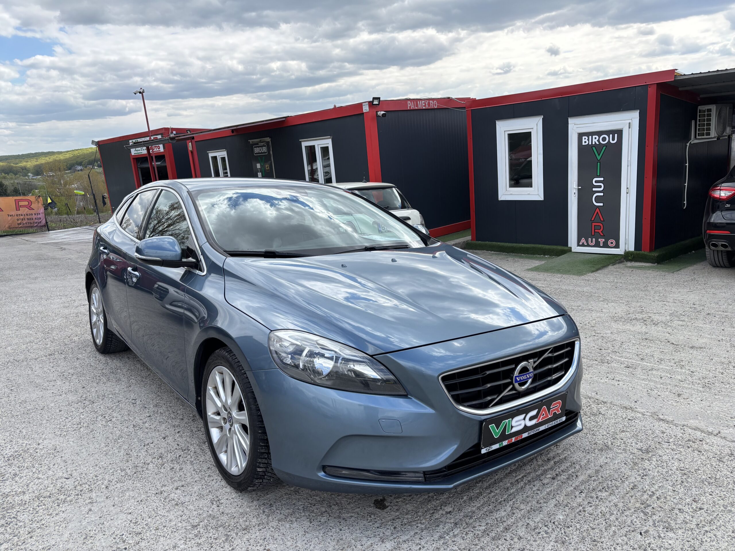 
								Volvo V40 full									