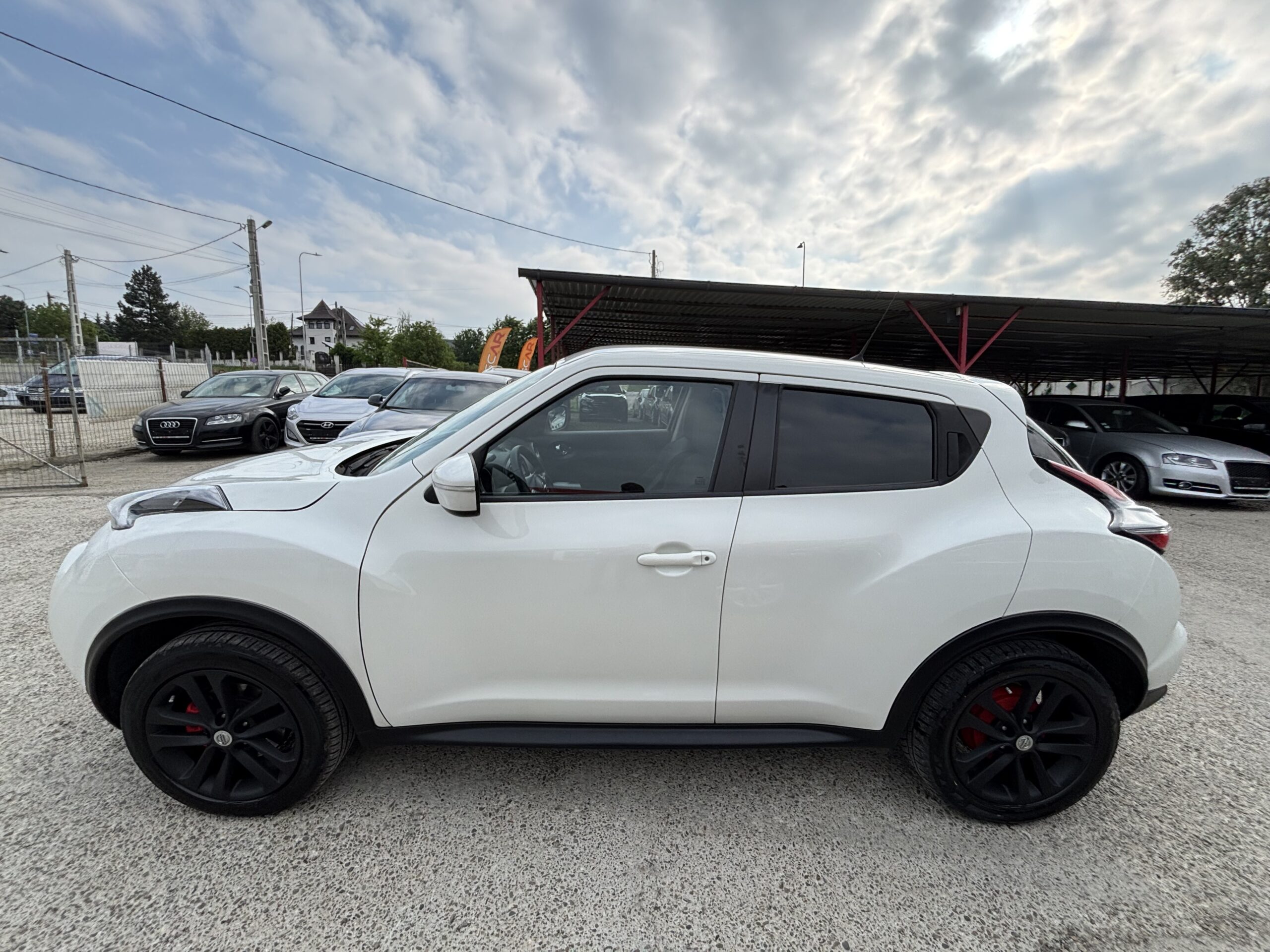 
								Nissan Juke full									