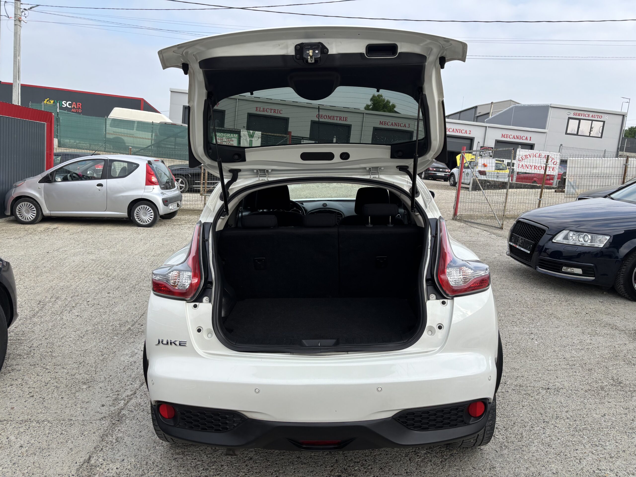 
								Nissan Juke full									