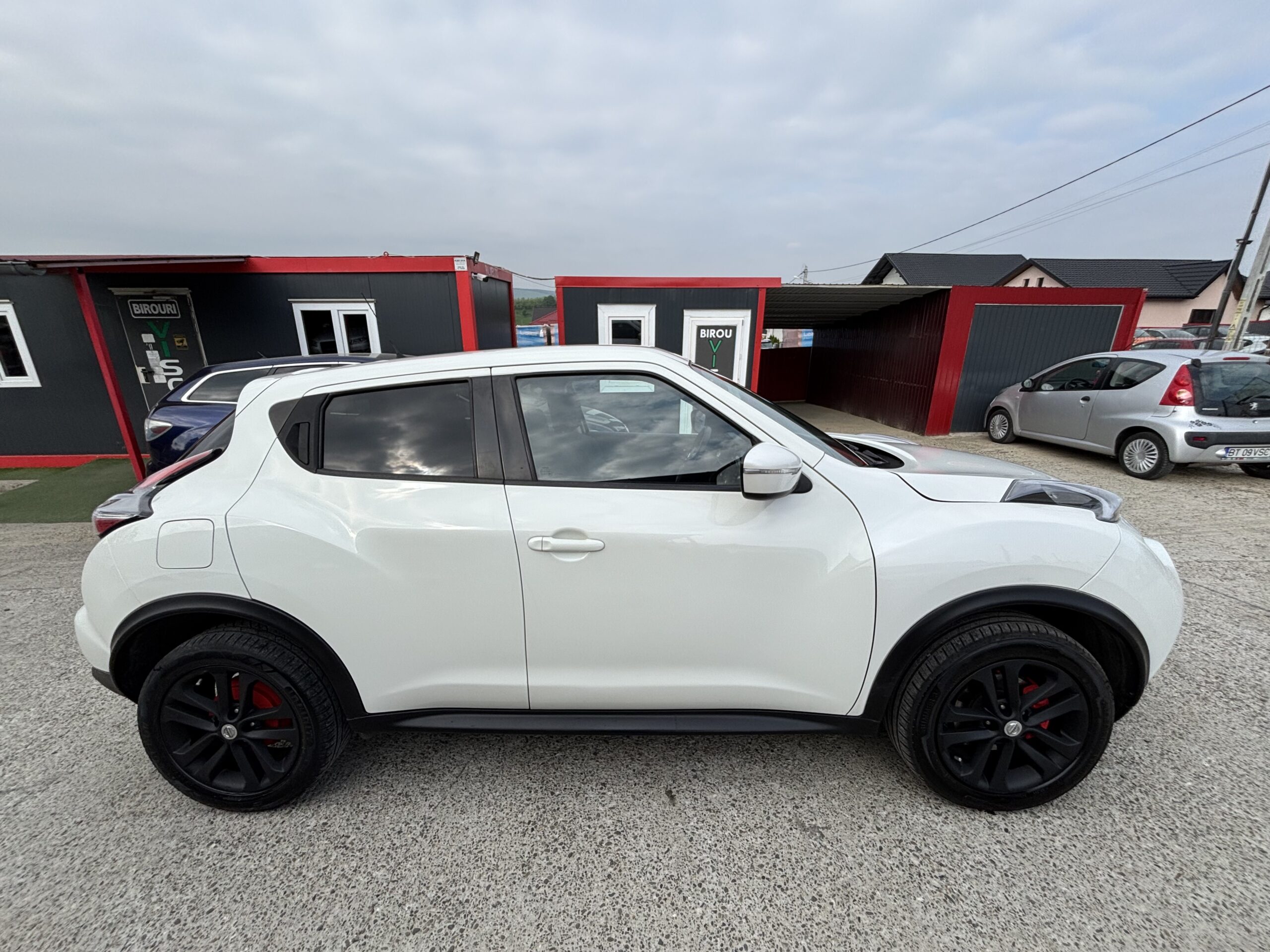 
								Nissan Juke full									