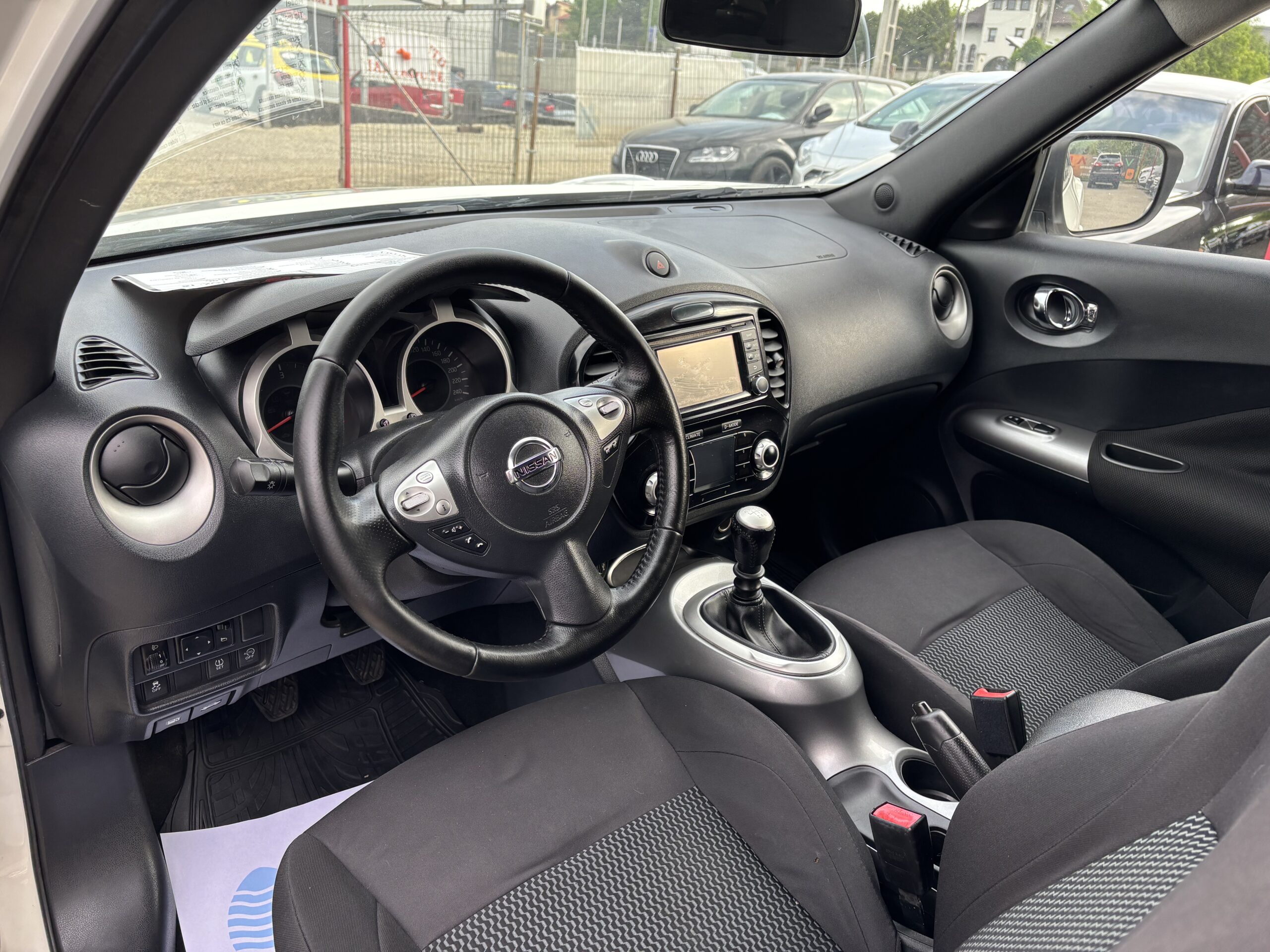 
								Nissan Juke full									