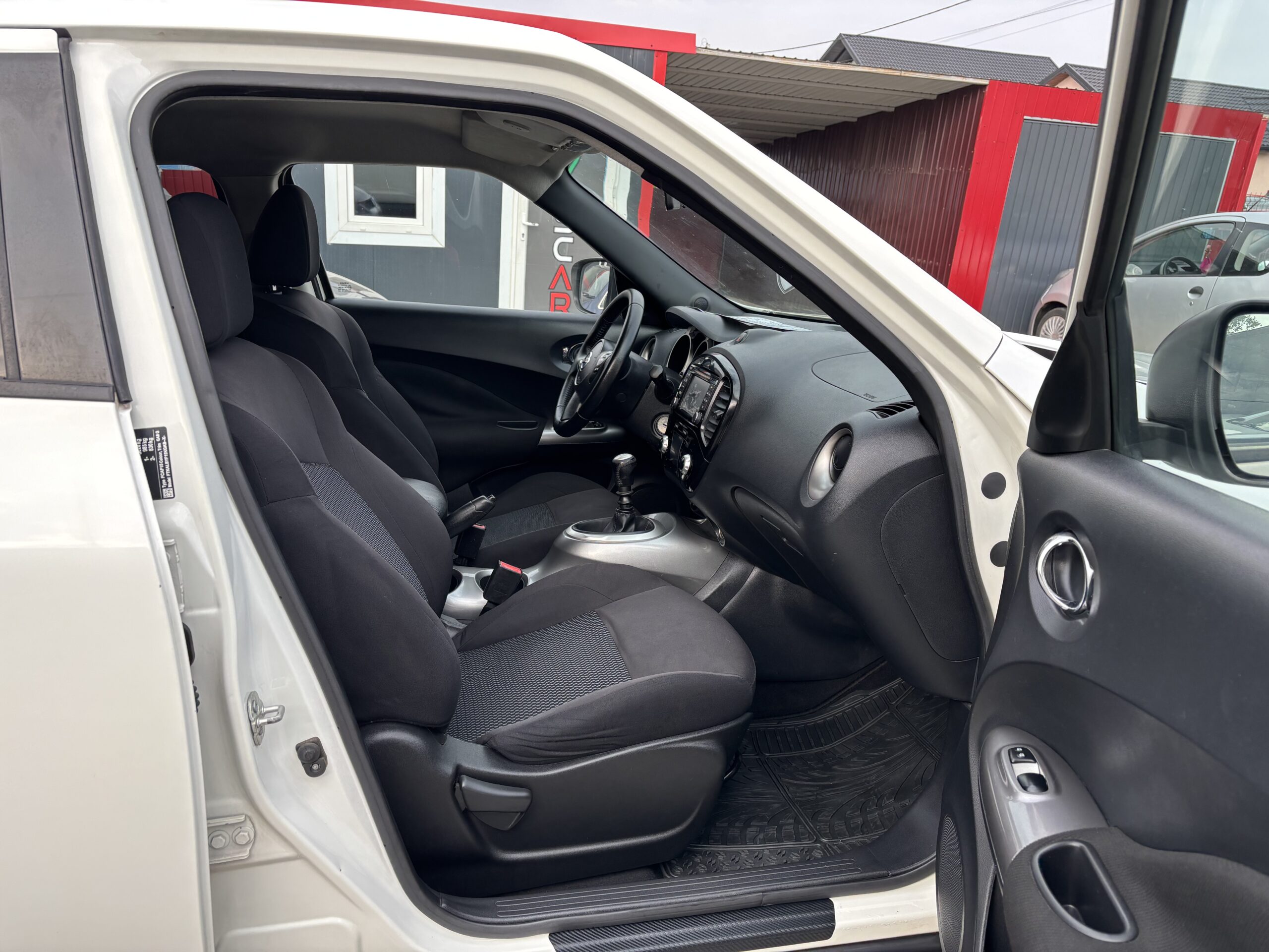 
								Nissan Juke full									