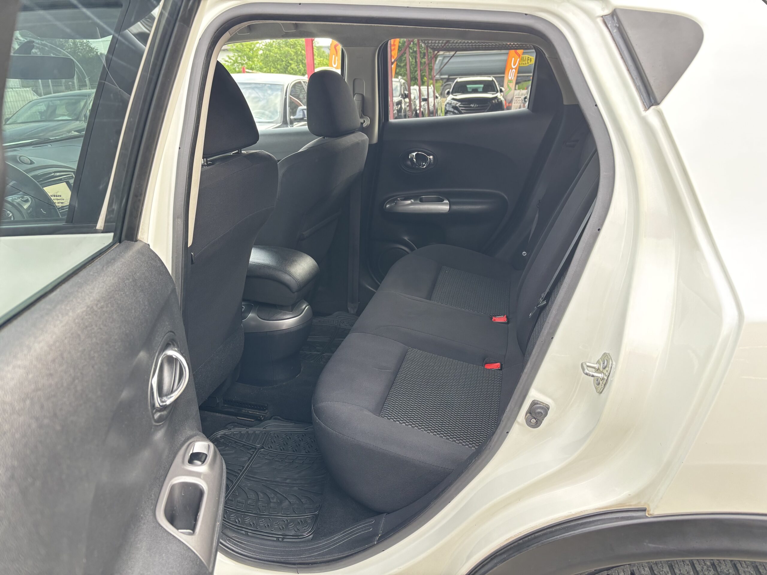 
								Nissan Juke full									
