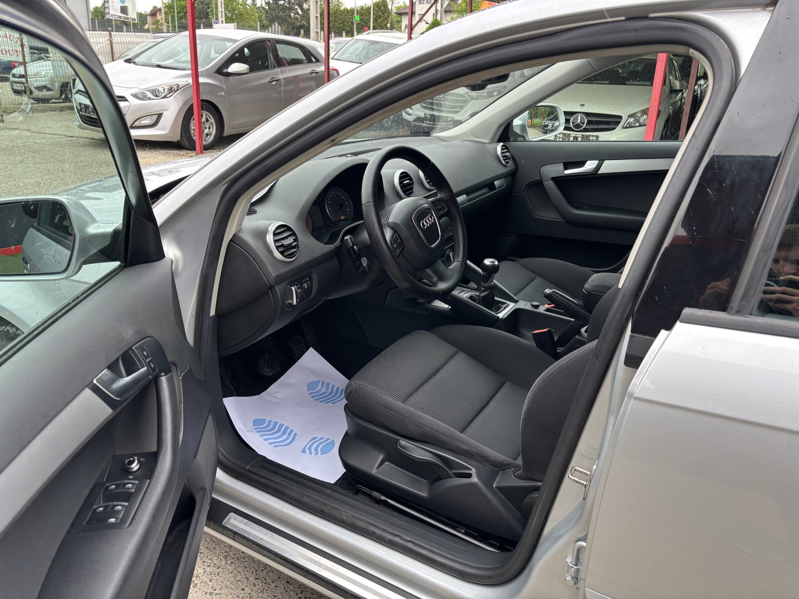
								Audi A3 Sportback full									