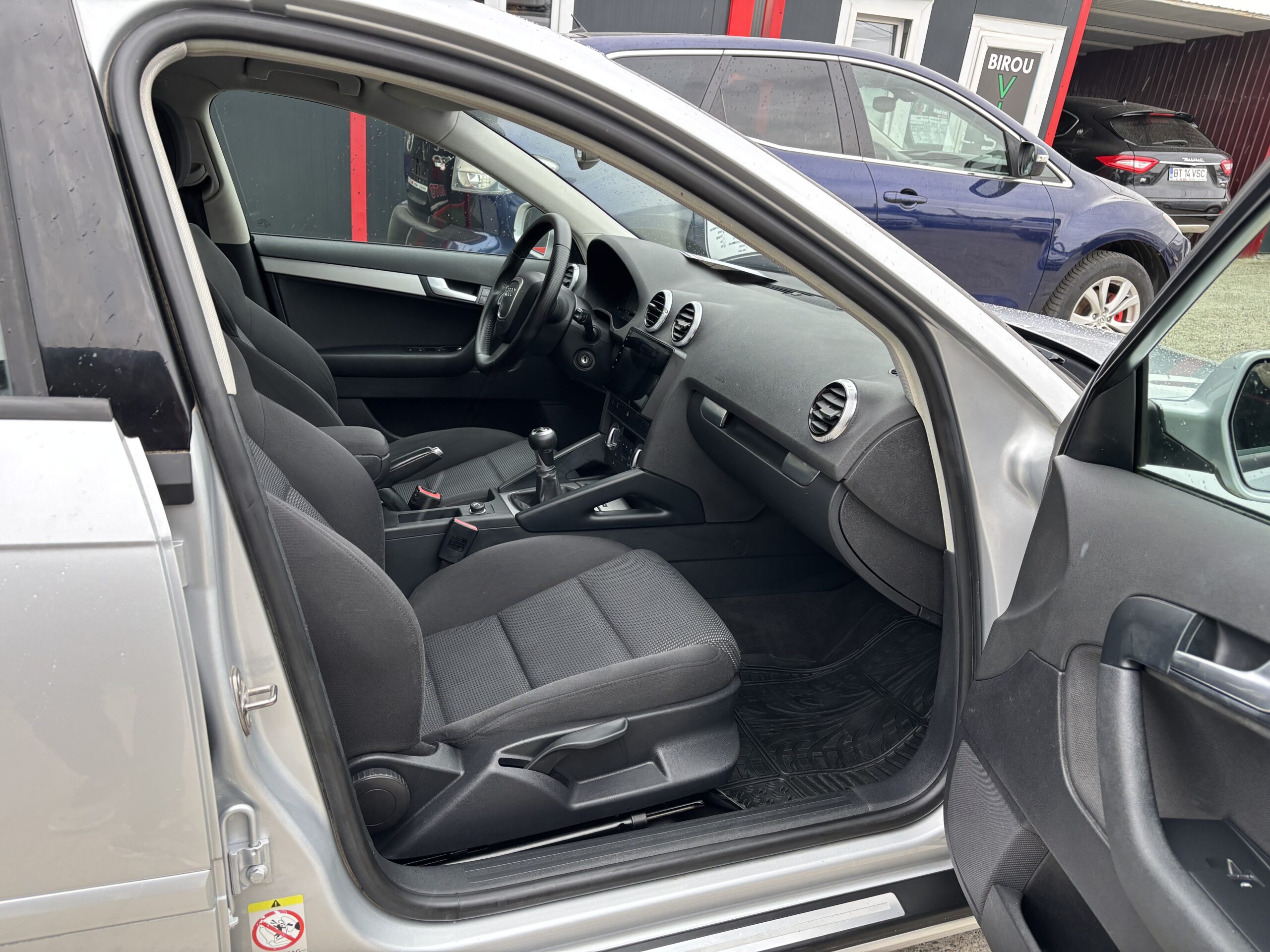 
								Audi A3 Sportback full									