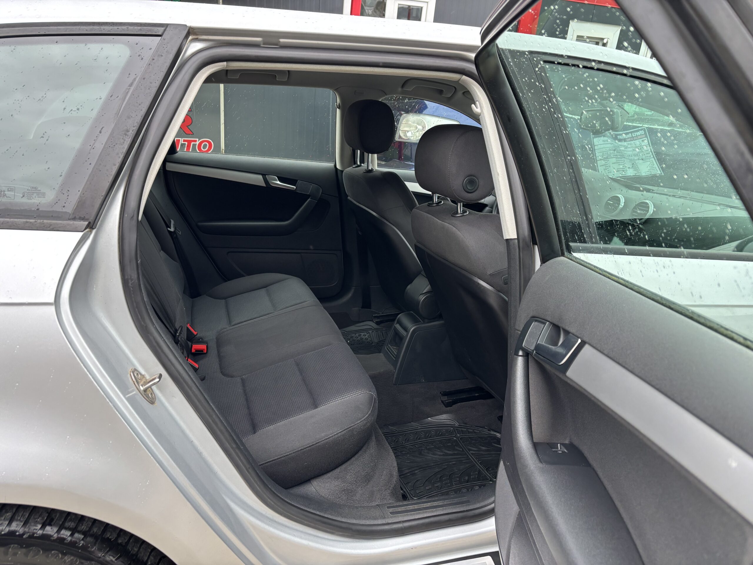 
								Audi A3 Sportback full									