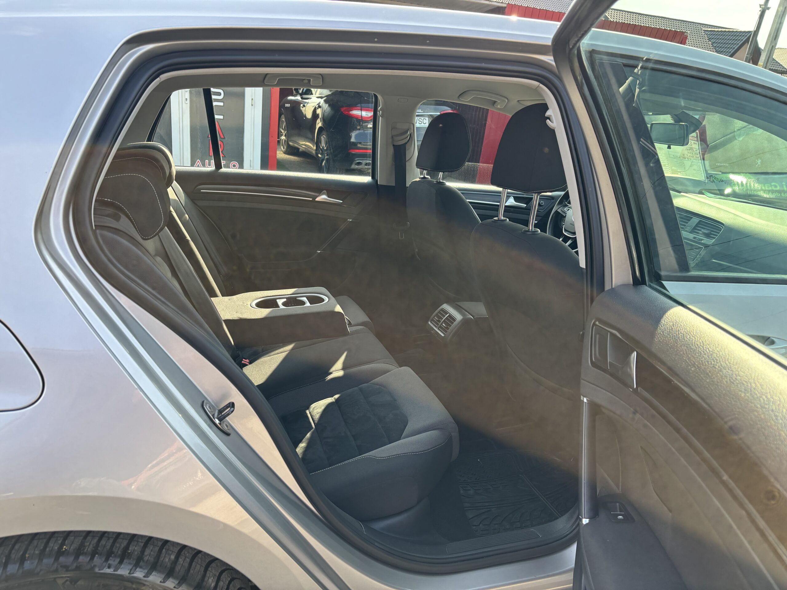 
								Volkswagen Golf 7 full									