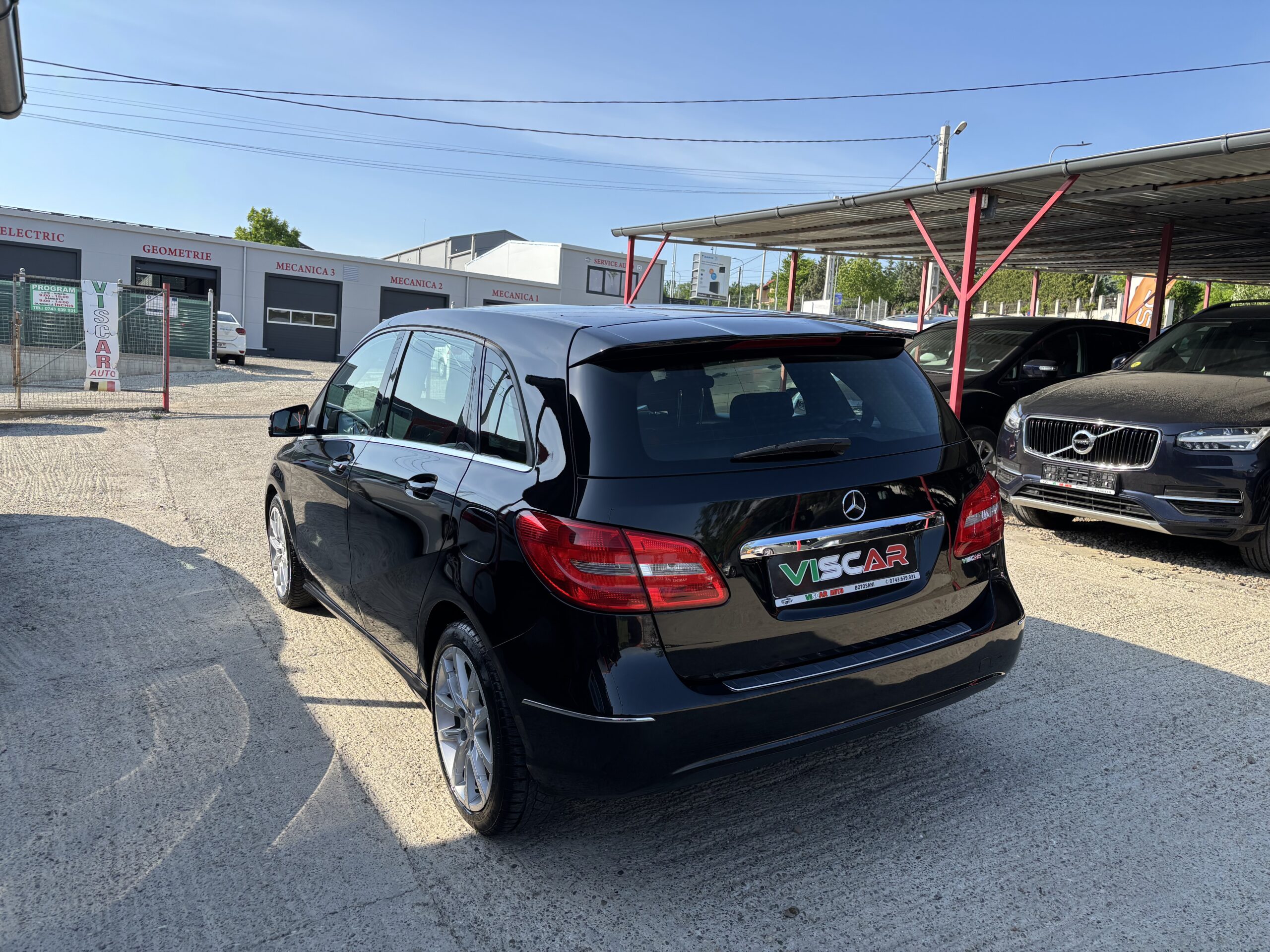 
								Mercedes B180 full									