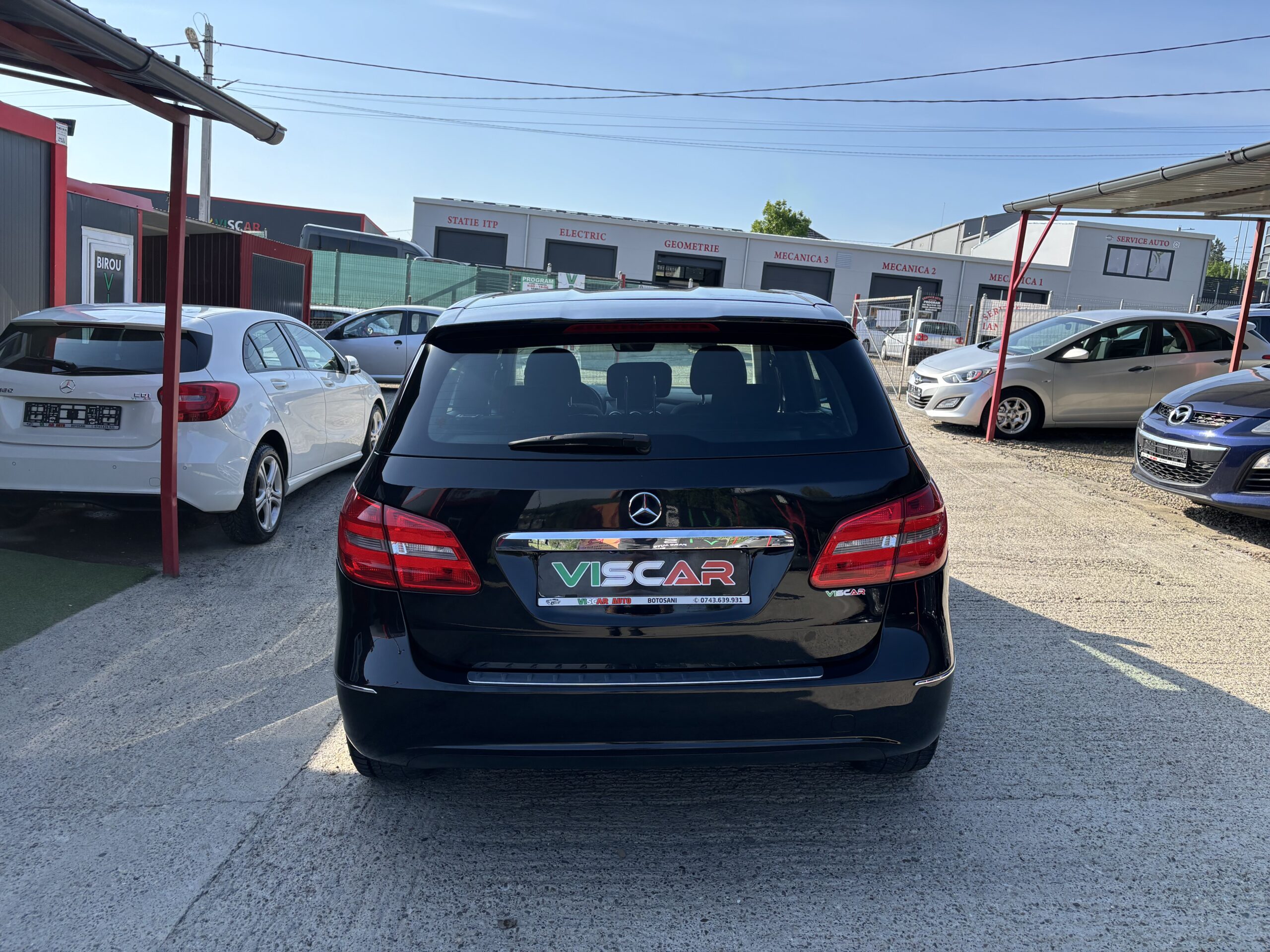 
								Mercedes B180 full									