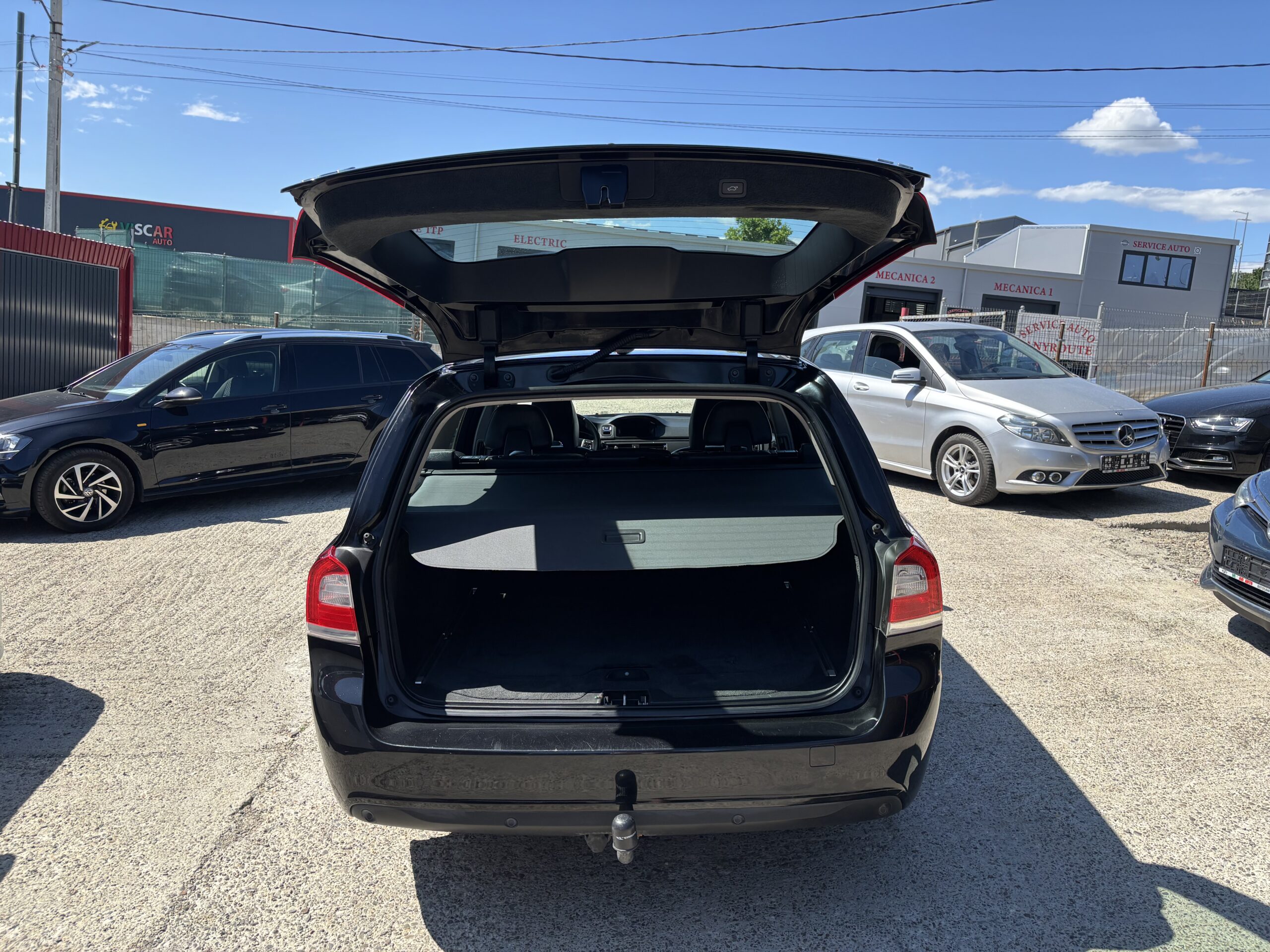 
								Volvo V70 full									