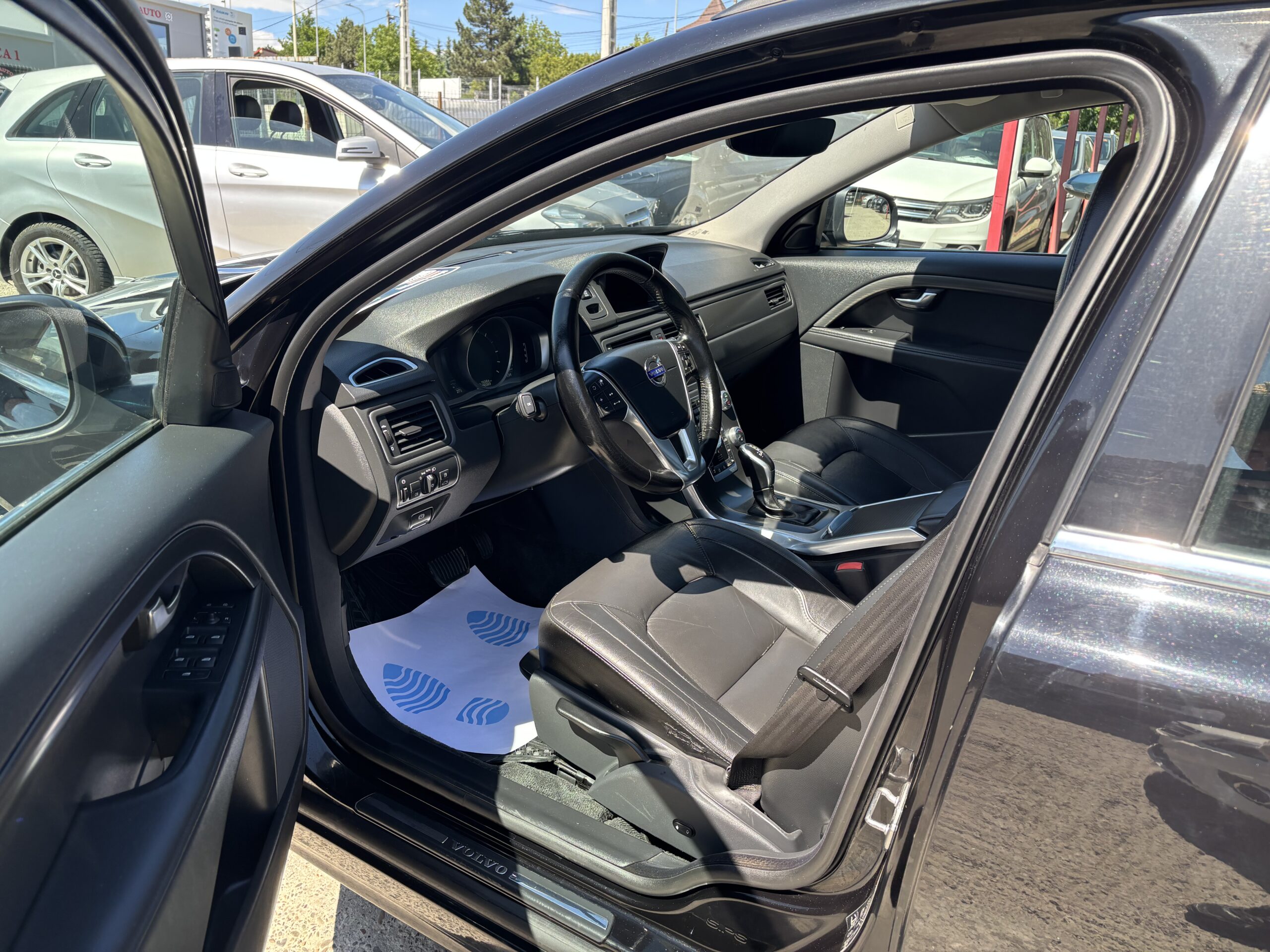 
								Volvo V70 full									