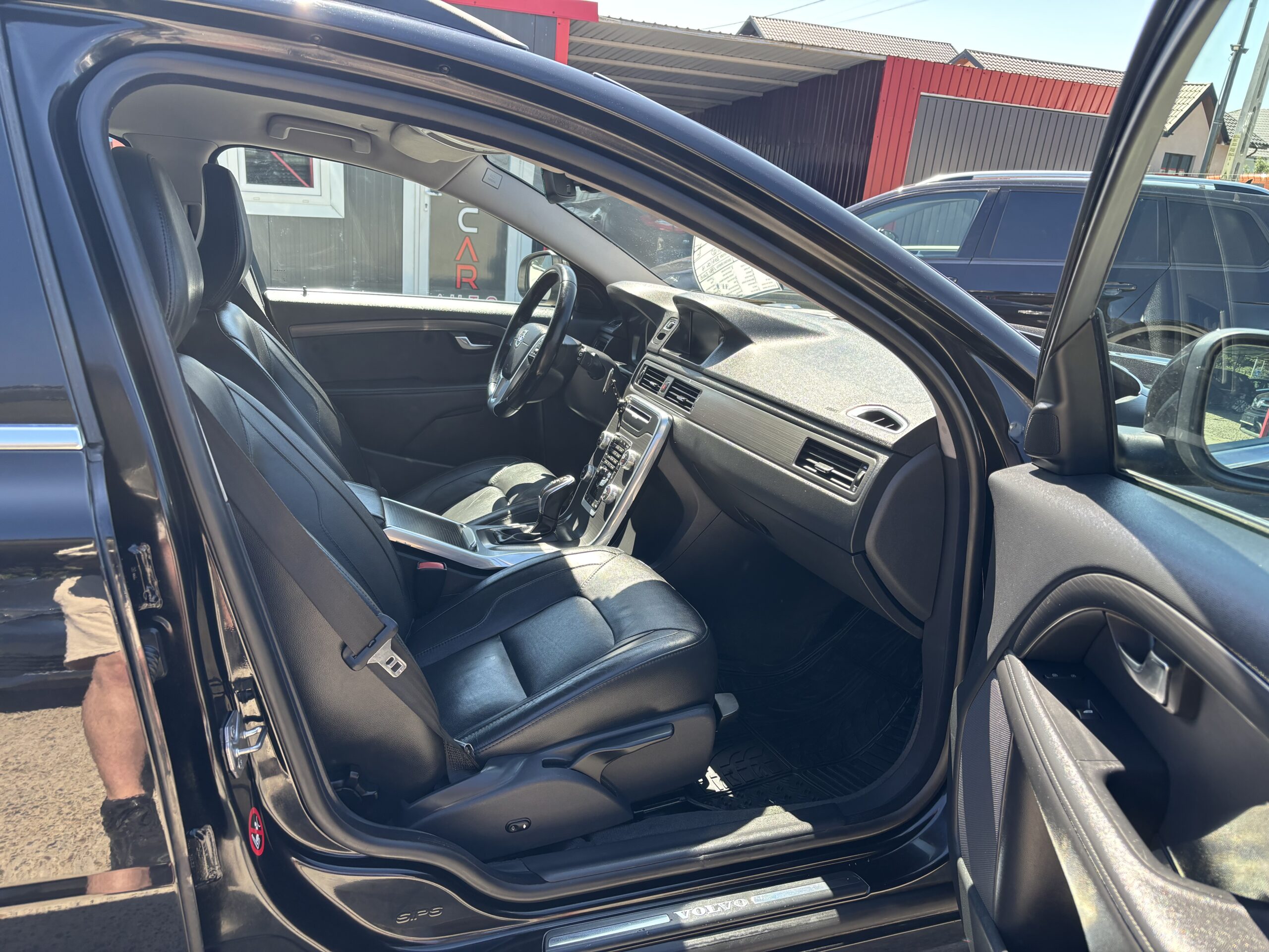 
								Volvo V70 full									